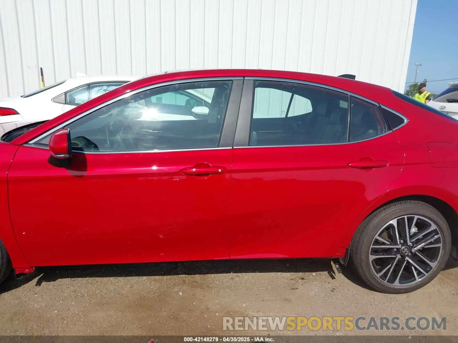 14 fotografías del automóvil dañado 4T1DAACK7SU074170 TOYOTA CAMRY 2025
