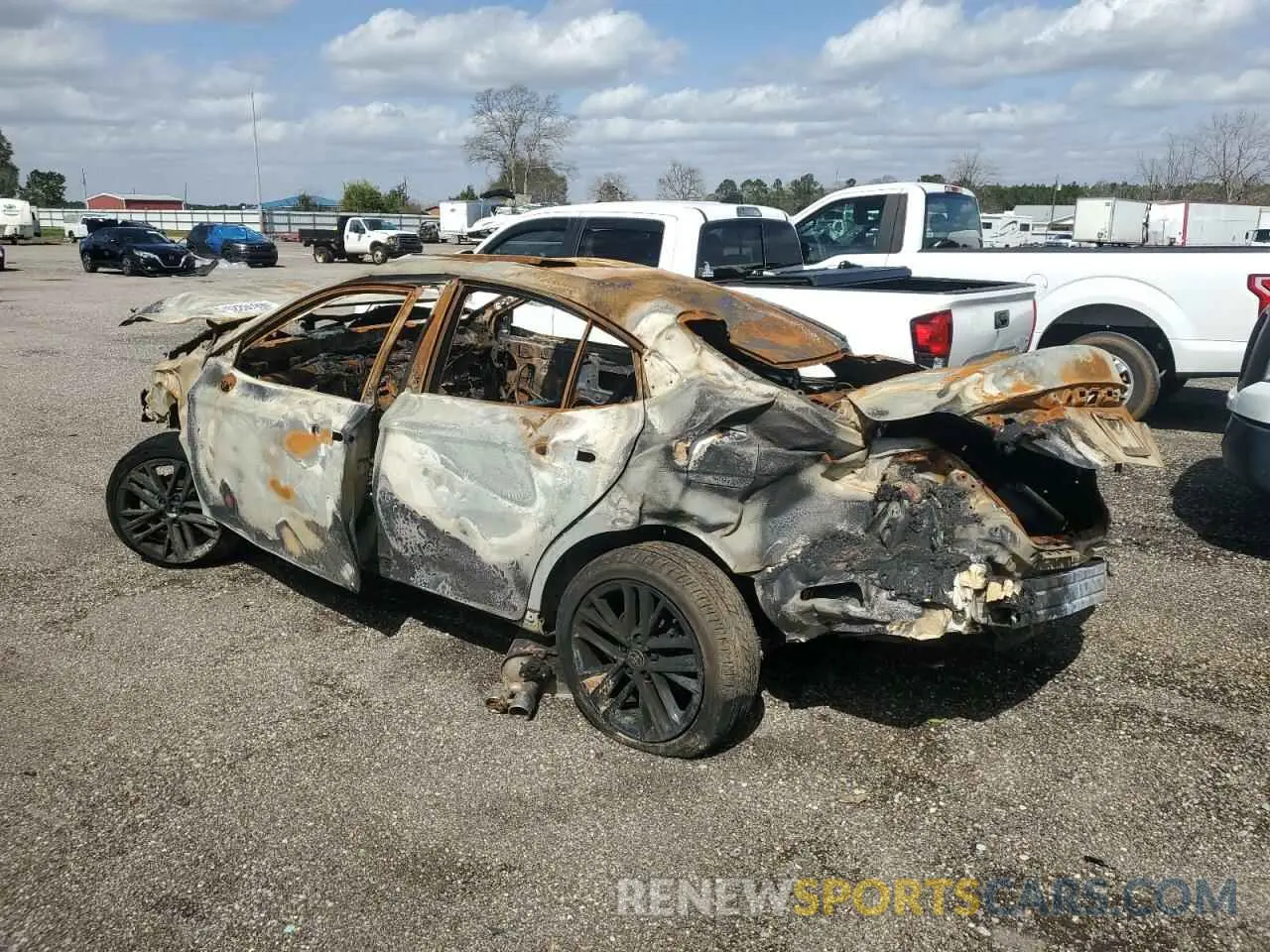 2 fotografías del automóvil dañado 4T1DAACK7SU085220 TOYOTA CAMRY 2025