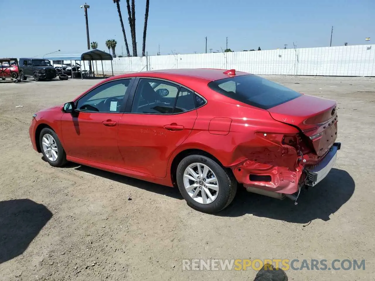 2 fotografías del automóvil dañado 4T1DAACK7SU096301 TOYOTA CAMRY 2025