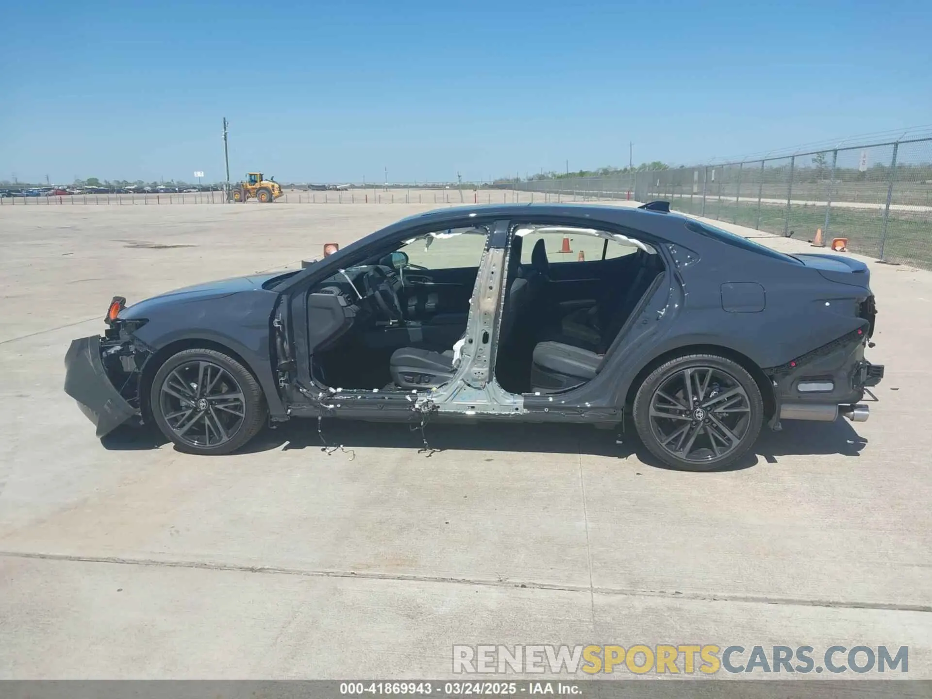 14 fotografías del automóvil dañado 4T1DAACK7SU109175 TOYOTA CAMRY 2025