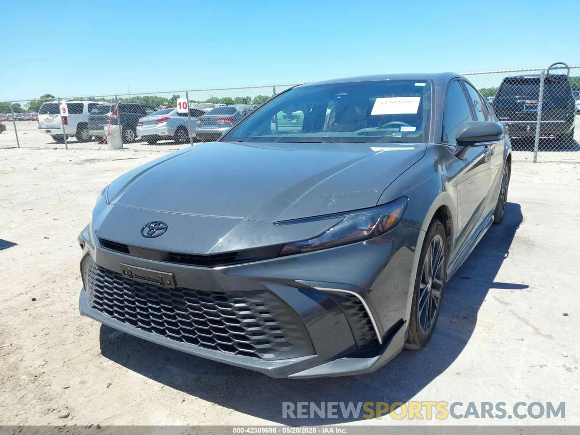 2 fotografías del automóvil dañado 4T1DAACK7SU109550 TOYOTA CAMRY 2025