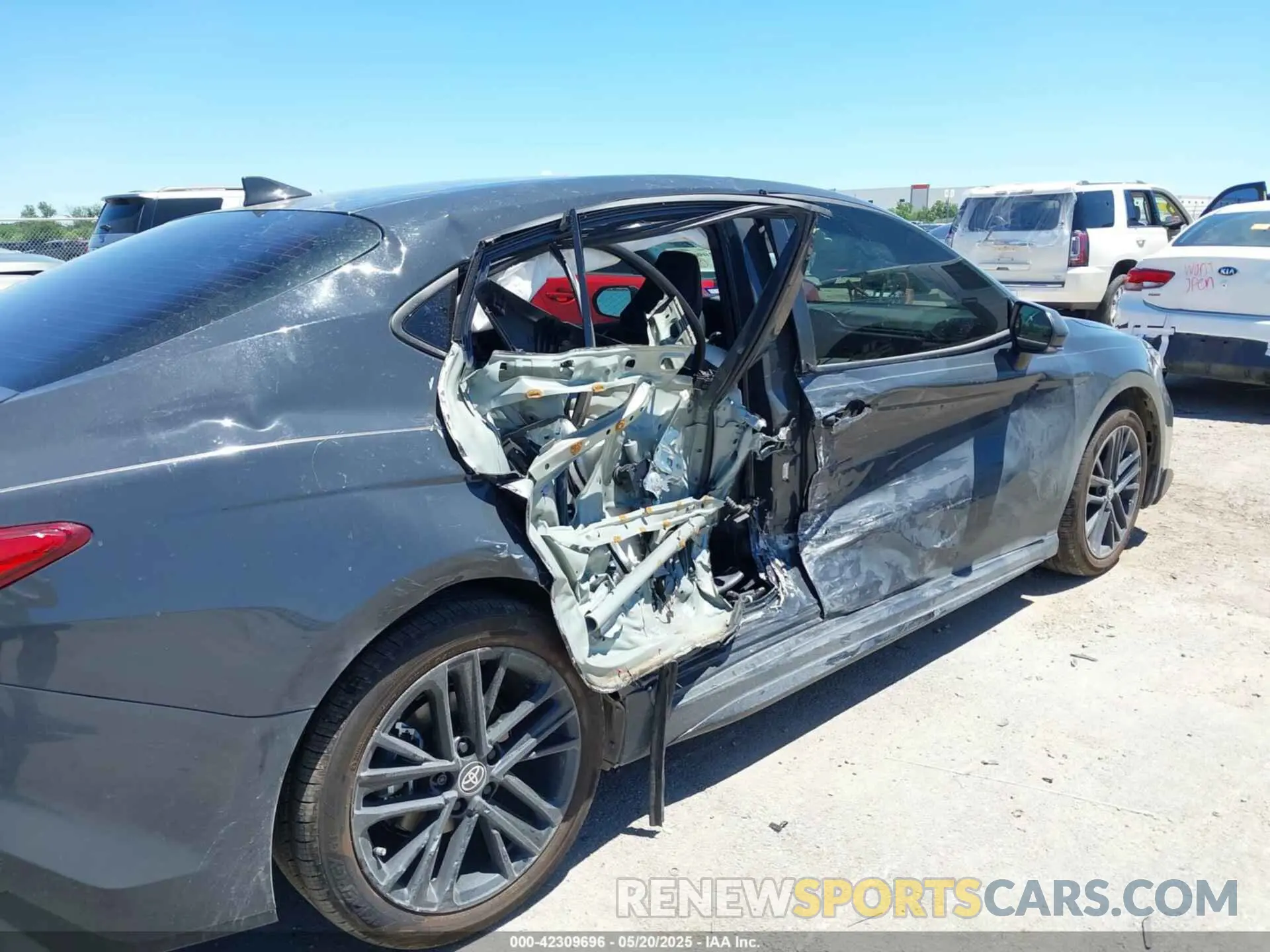 6 fotografías del automóvil dañado 4T1DAACK7SU109550 TOYOTA CAMRY 2025