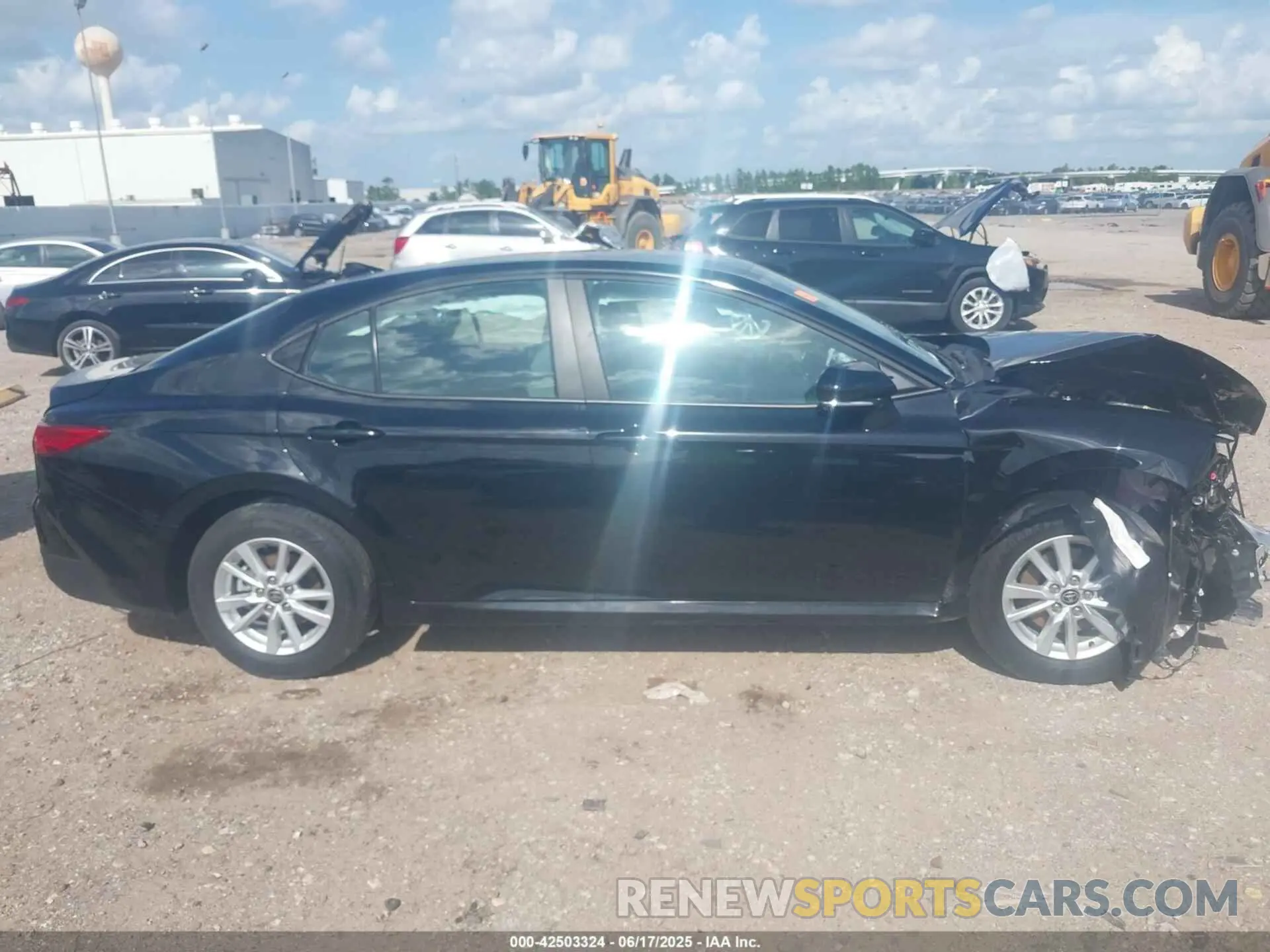 13 fotografías del automóvil dañado 4T1DAACK7SU158358 TOYOTA CAMRY 2025