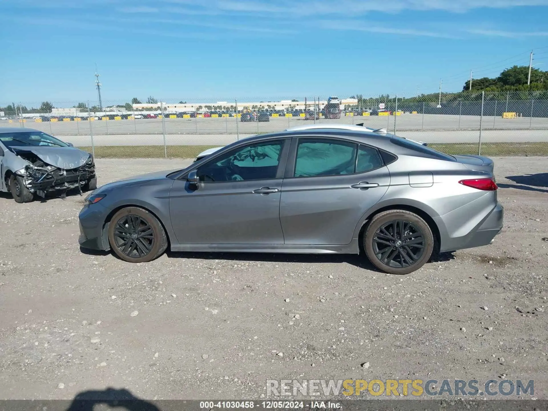 14 fotografías del automóvil dañado 4T1DAACK7SU516025 TOYOTA CAMRY 2025