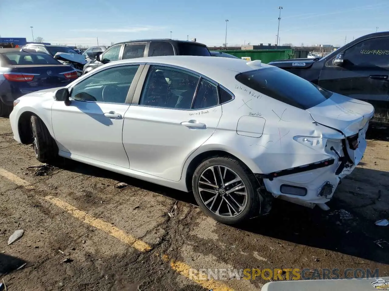 2 fotografías del automóvil dañado 4T1DAACK7SU518583 TOYOTA CAMRY 2025