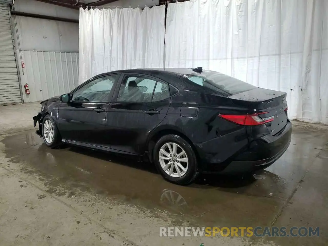 2 fotografías del automóvil dañado 4T1DAACK7SU519720 TOYOTA CAMRY 2025