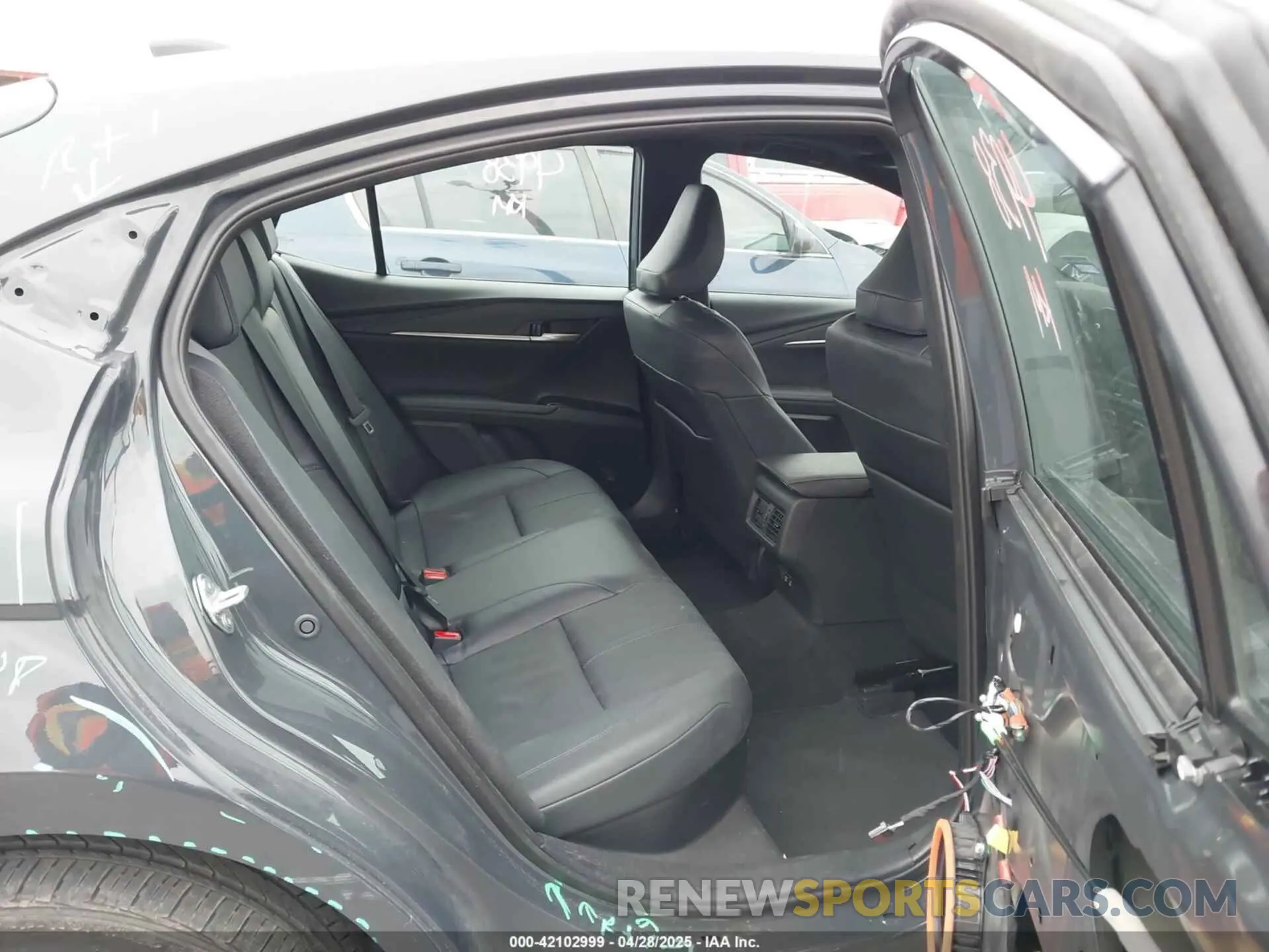 8 fotografías del automóvil dañado 4T1DAACK7SU522570 TOYOTA CAMRY 2025
