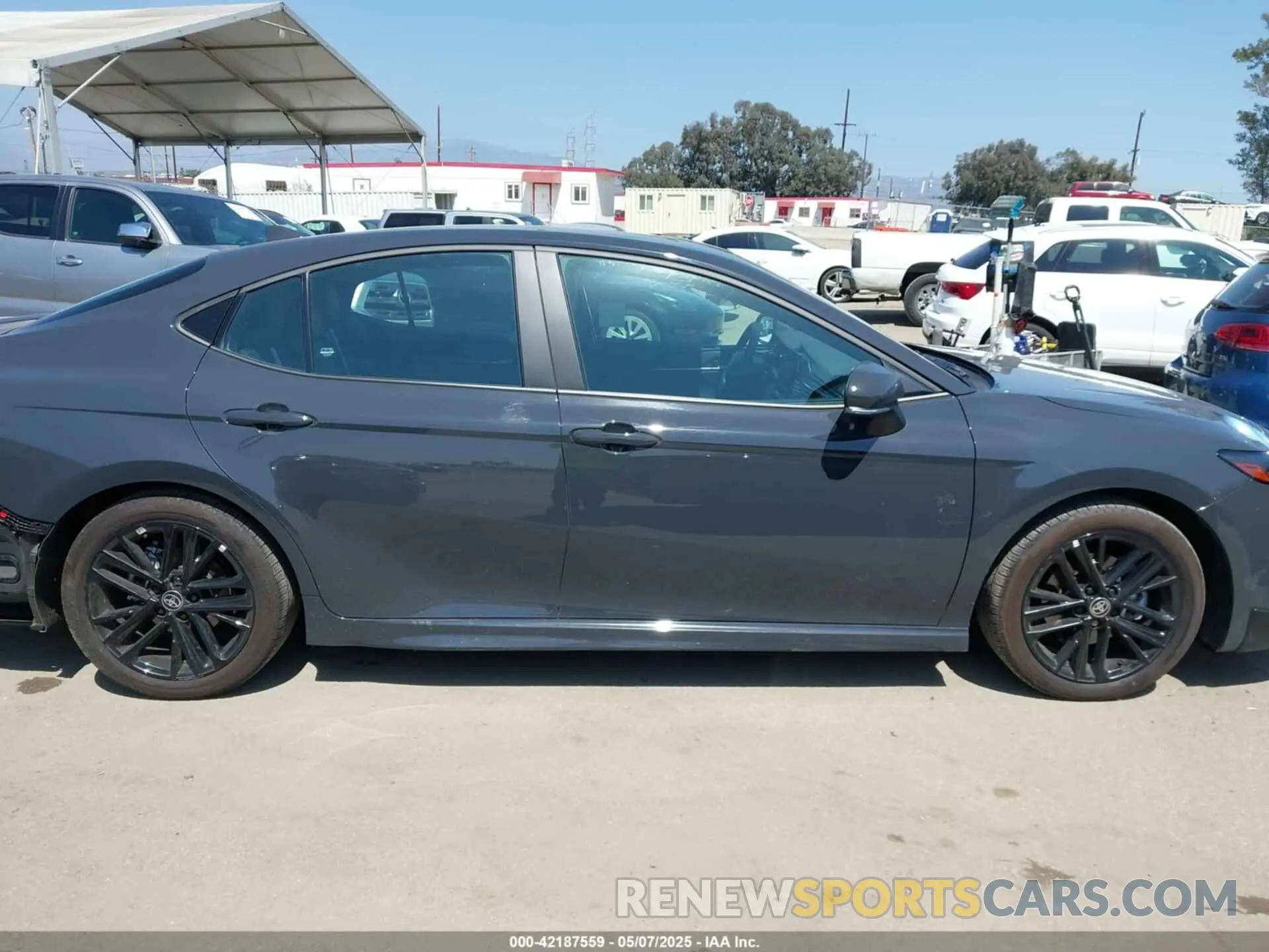 14 fotografías del automóvil dañado 4T1DAACK7SU531768 TOYOTA CAMRY 2025