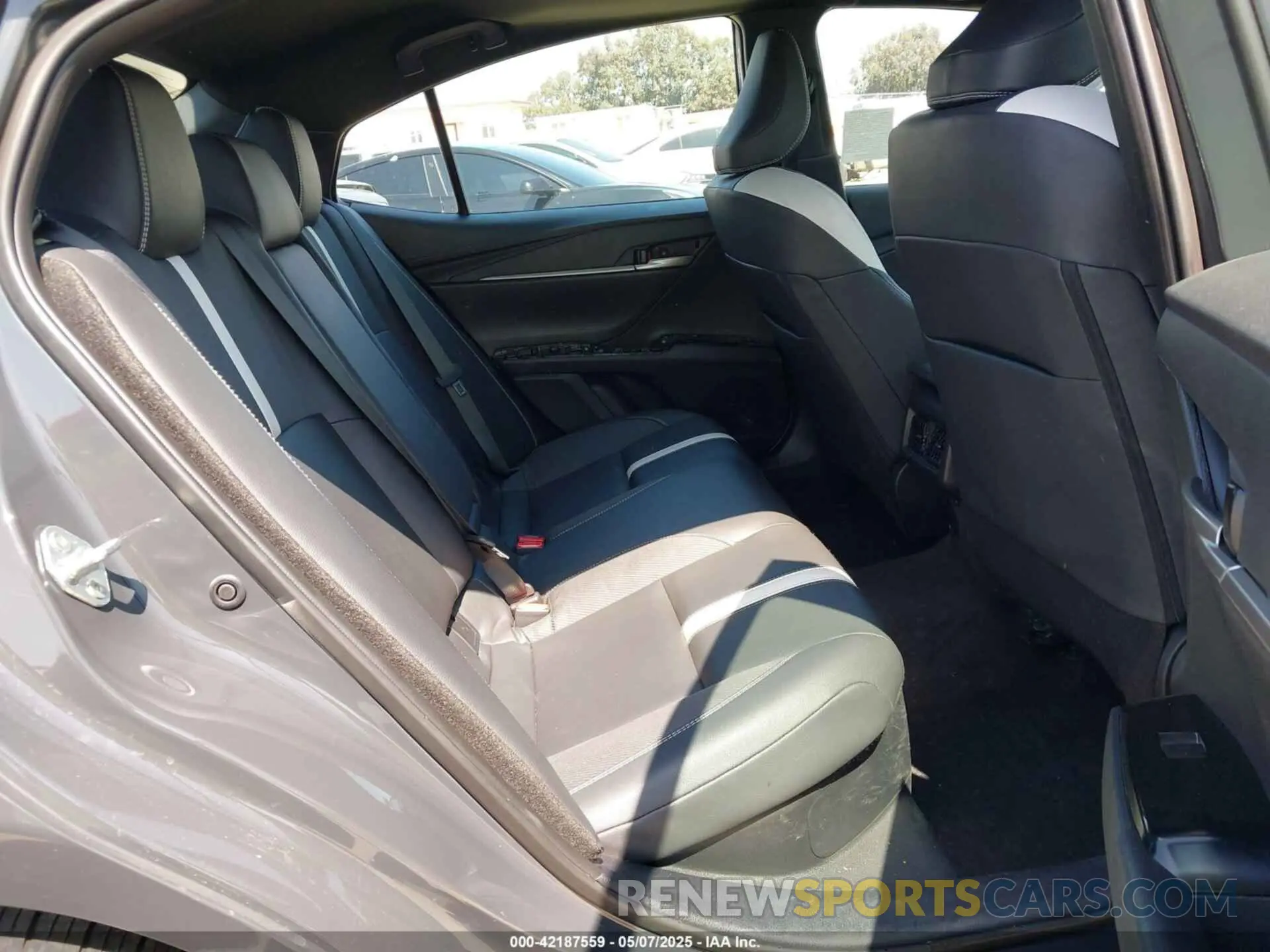 8 fotografías del automóvil dañado 4T1DAACK7SU531768 TOYOTA CAMRY 2025