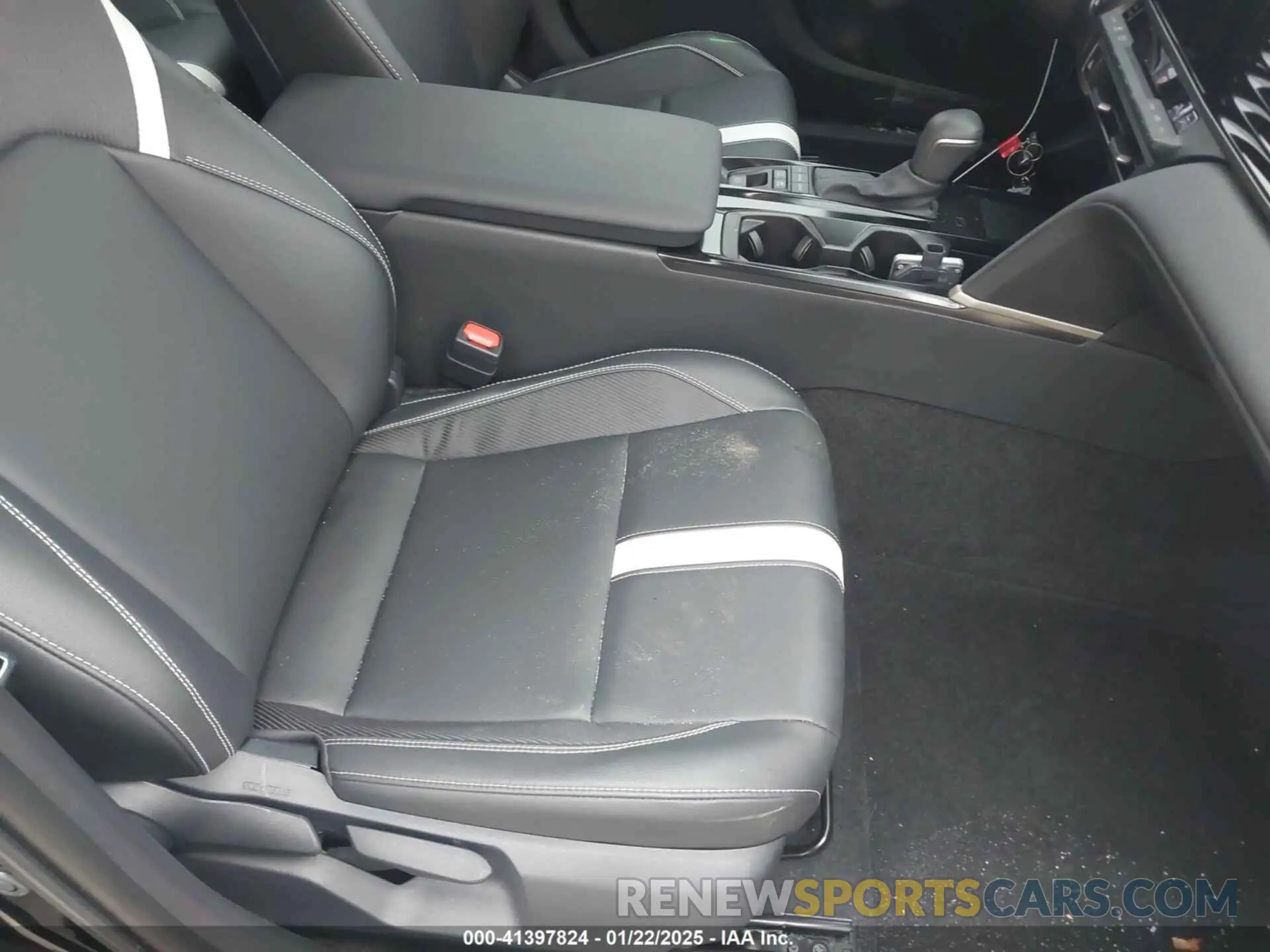 5 fotografías del automóvil dañado 4T1DAACK7SU538686 TOYOTA CAMRY 2025