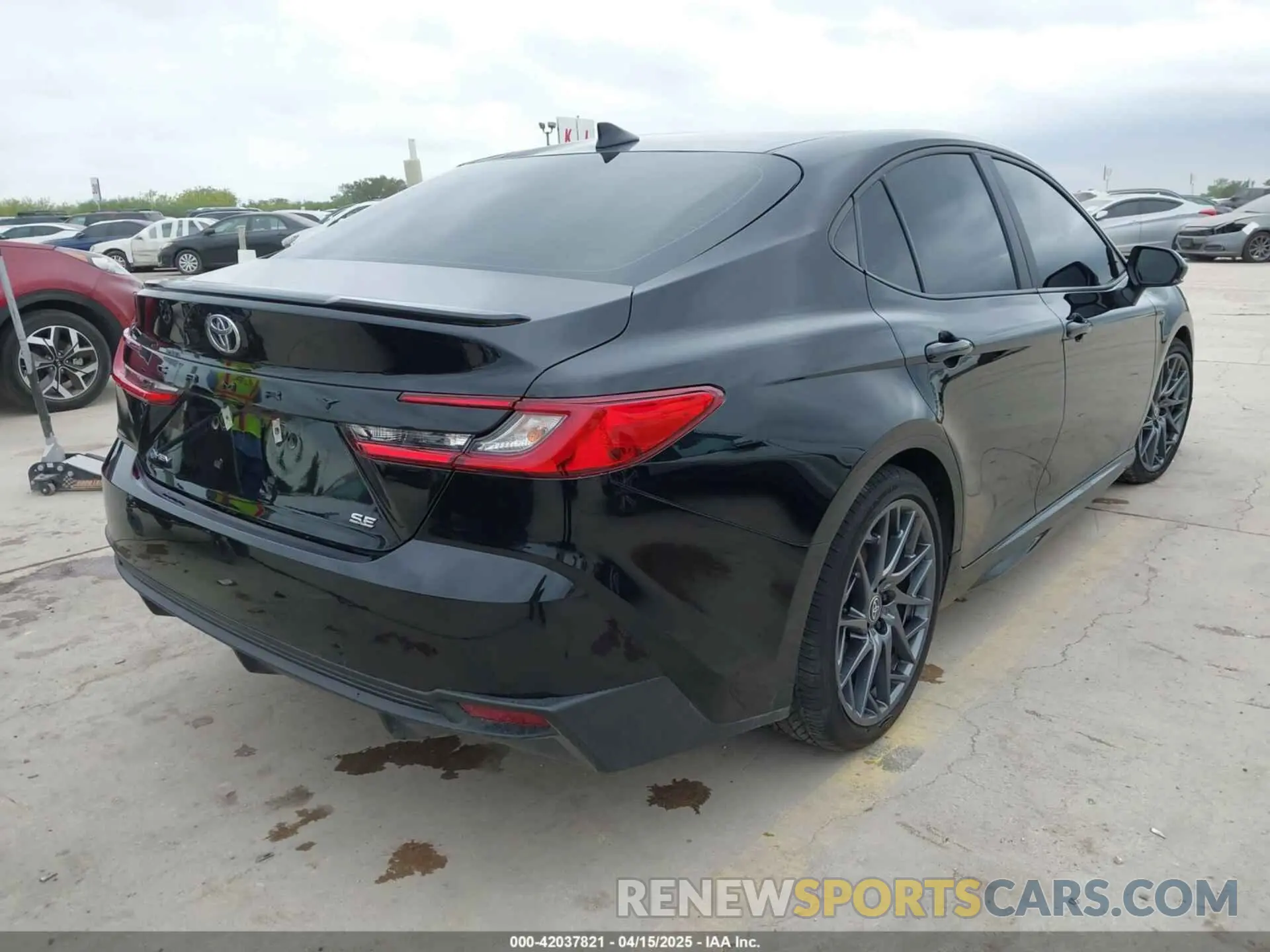 4 fotografías del automóvil dañado 4T1DAACK7SU542365 TOYOTA CAMRY 2025