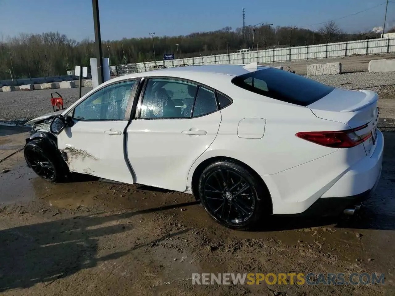 2 fotografías del automóvil dañado 4T1DAACK7SU543631 TOYOTA CAMRY 2025