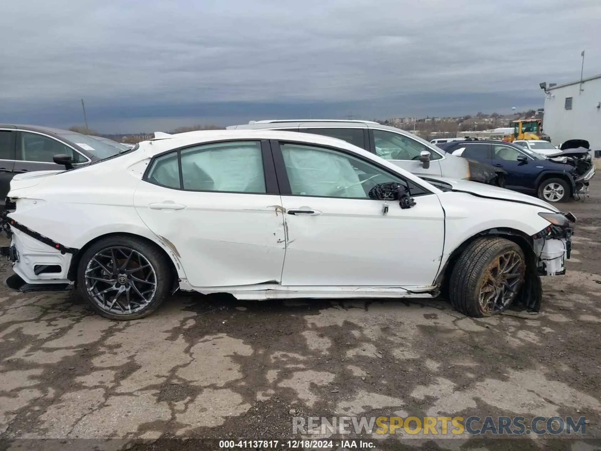 13 fotografías del automóvil dañado 4T1DAACK7SU546173 TOYOTA CAMRY 2025