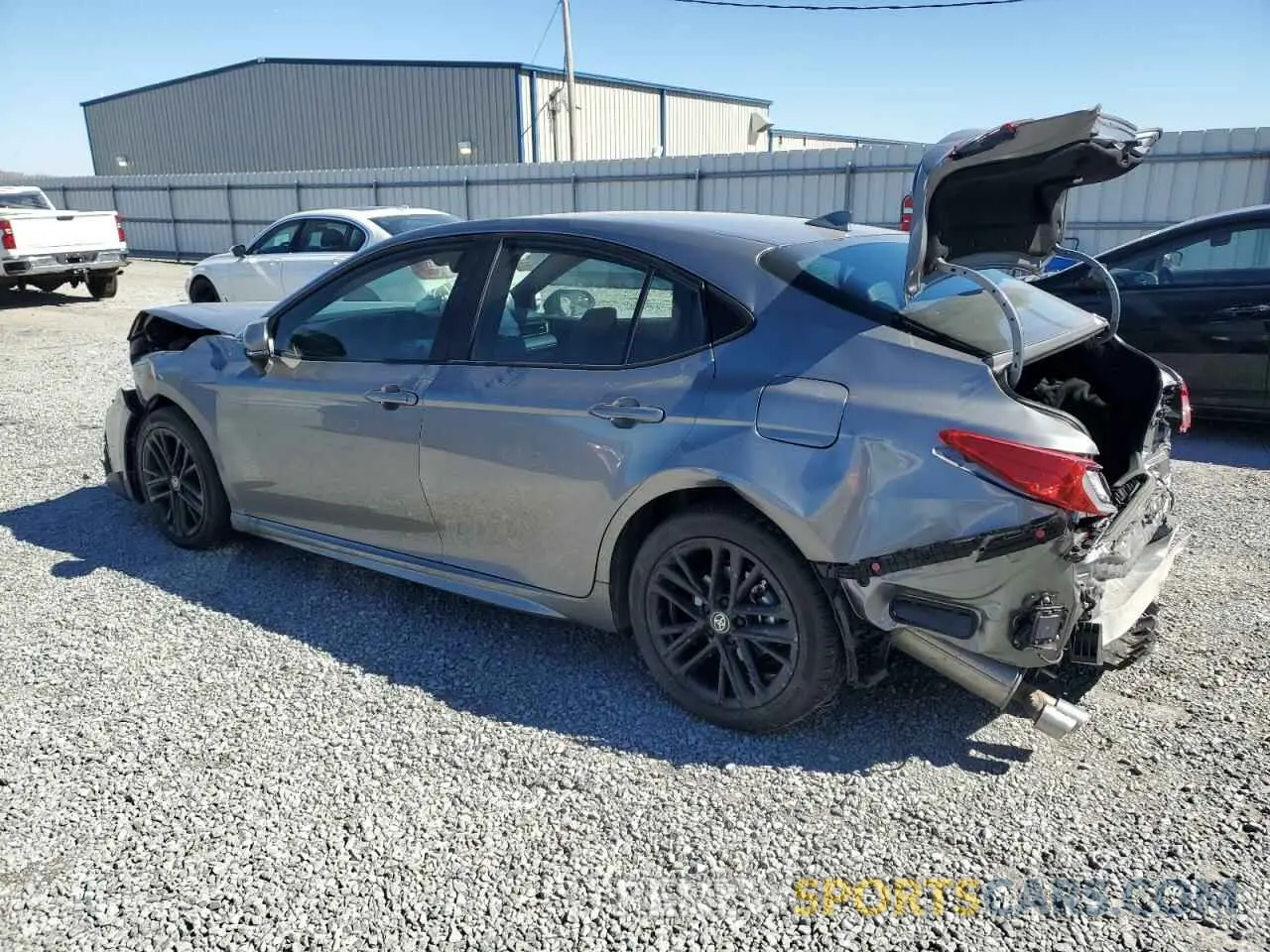 2 fotografías del automóvil dañado 4T1DAACK7SU558968 TOYOTA CAMRY 2025