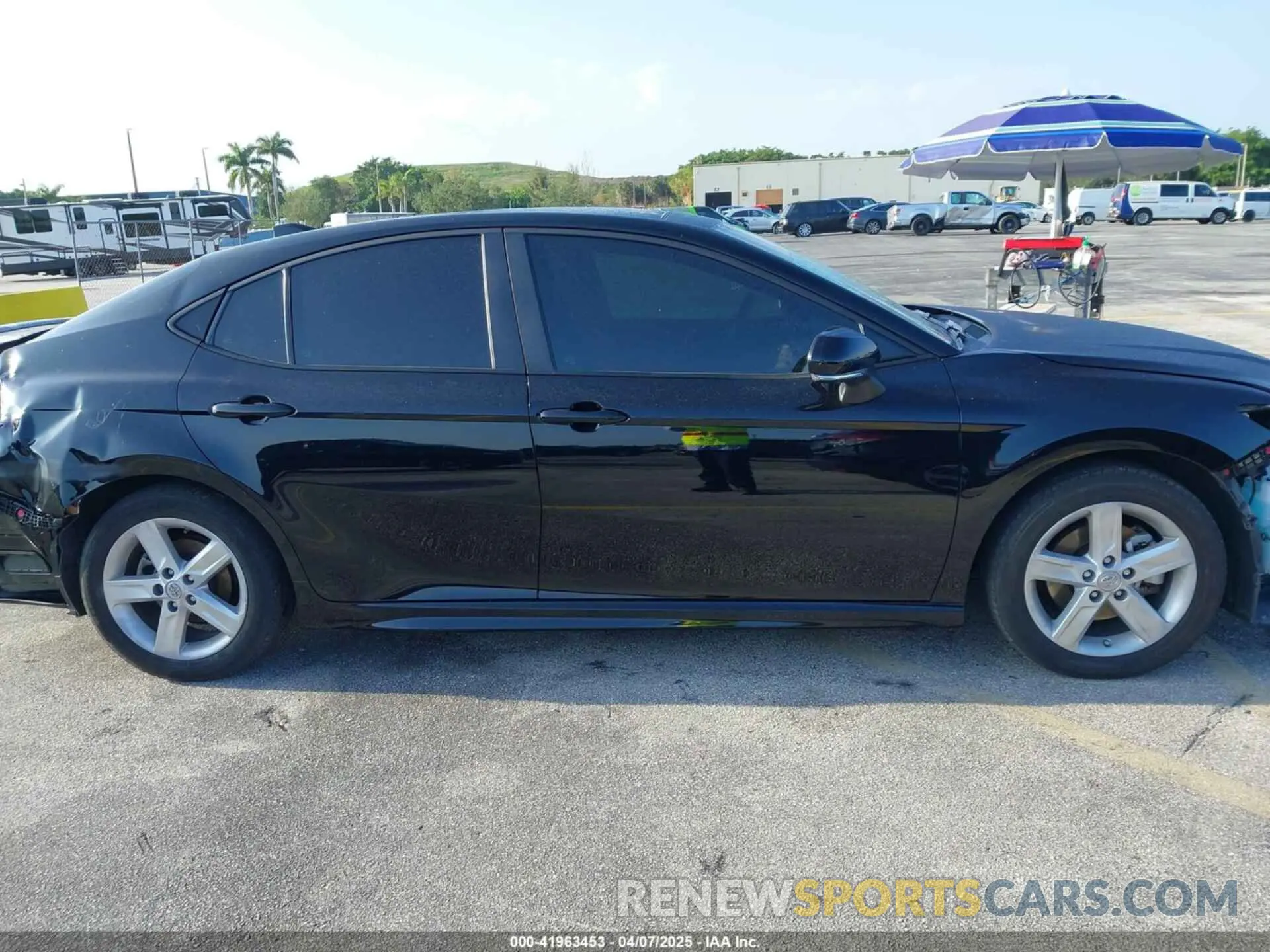 14 fotografías del automóvil dañado 4T1DAACK7SU559148 TOYOTA CAMRY 2025