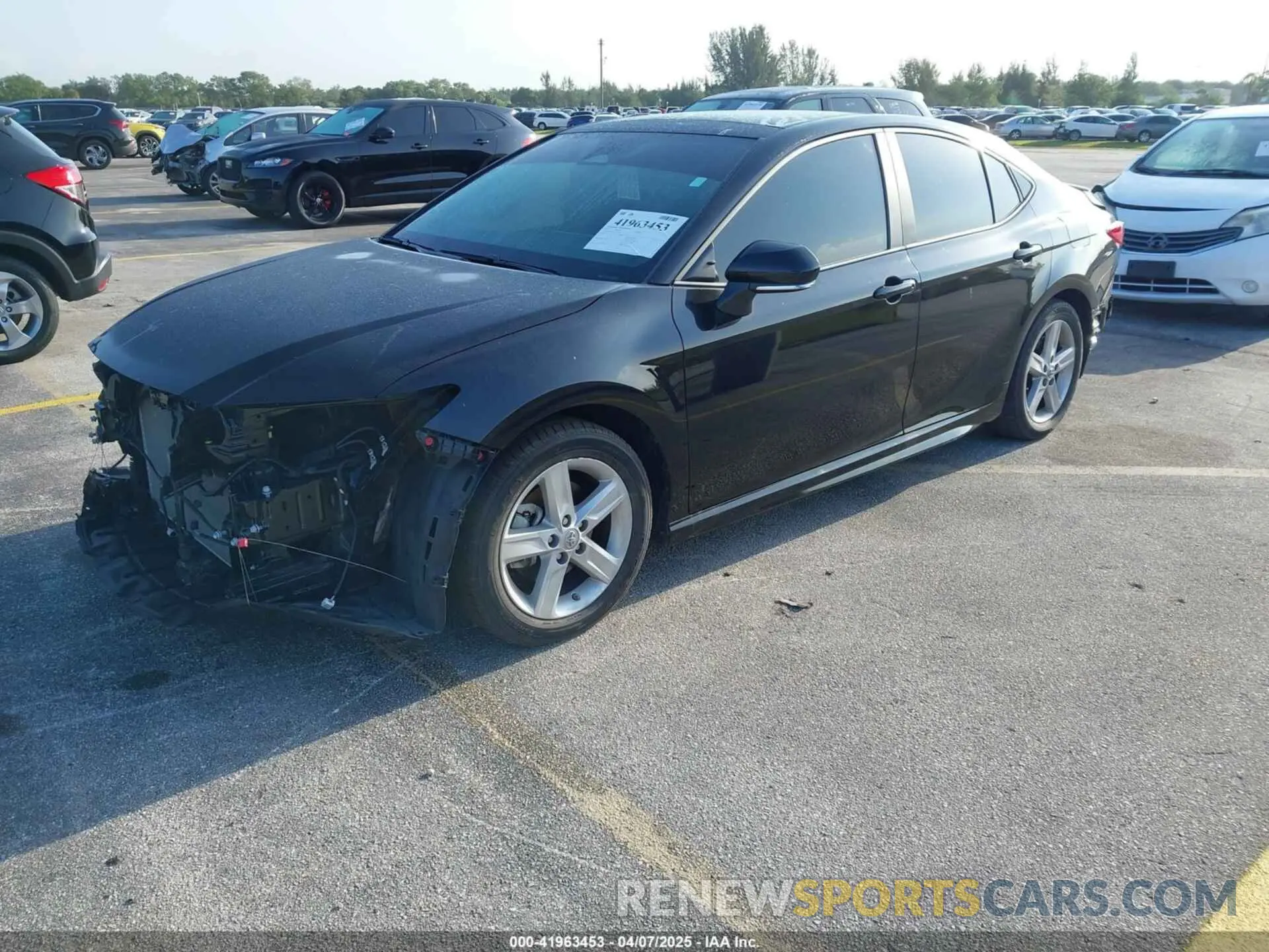 2 fotografías del automóvil dañado 4T1DAACK7SU559148 TOYOTA CAMRY 2025