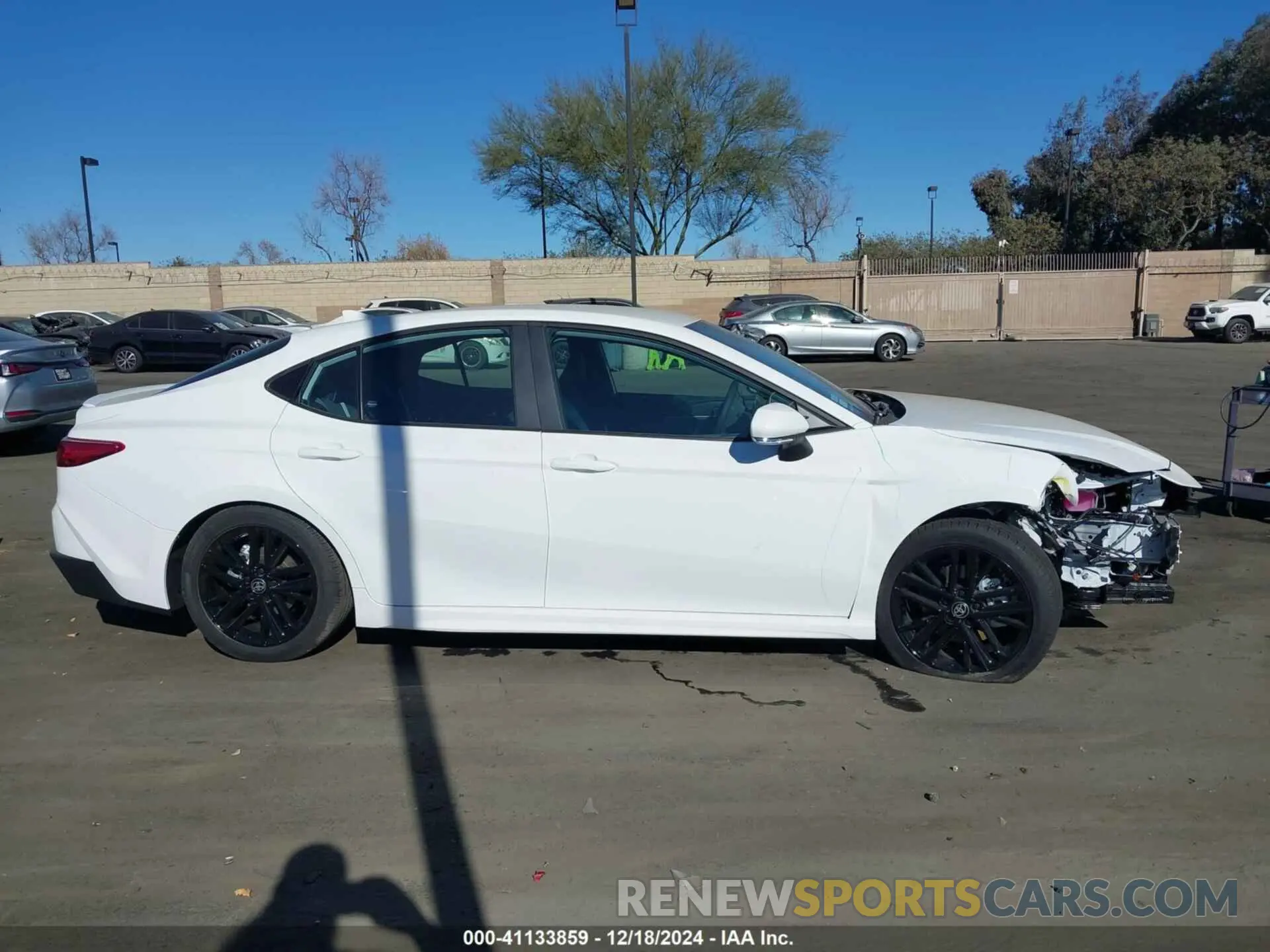 14 fotografías del automóvil dañado 4T1DAACK7SU560624 TOYOTA CAMRY 2025
