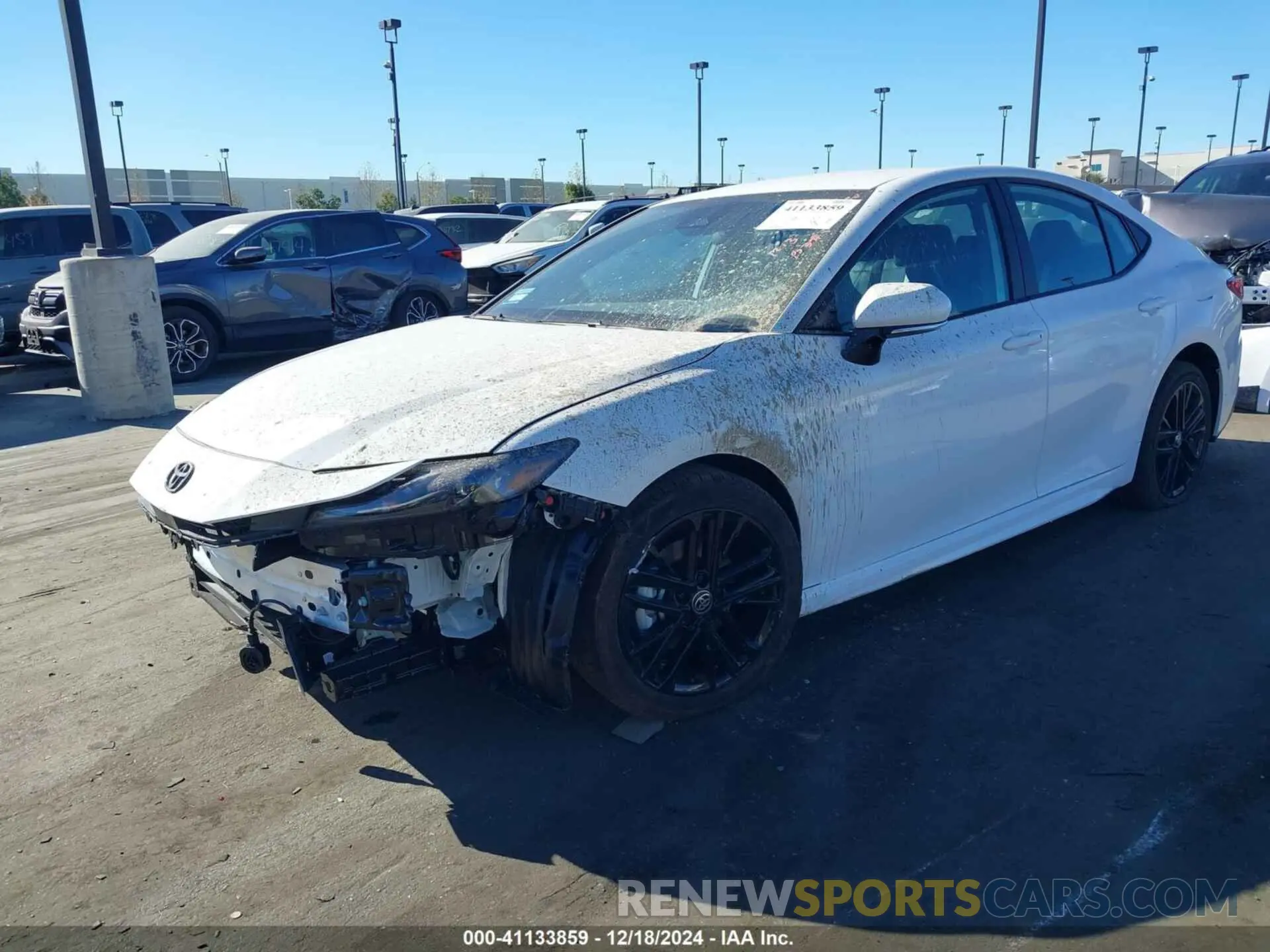 2 fotografías del automóvil dañado 4T1DAACK7SU560624 TOYOTA CAMRY 2025