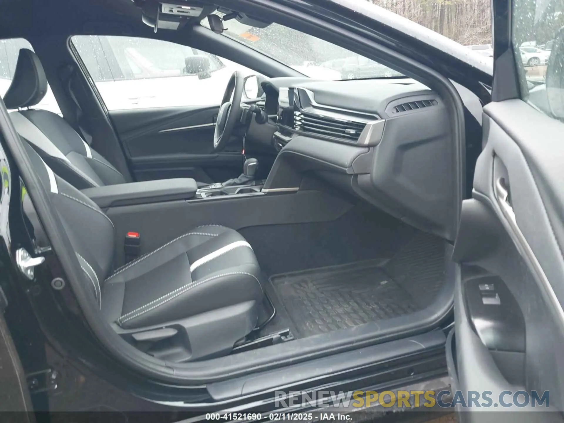 5 fotografías del automóvil dañado 4T1DAACK7SU568884 TOYOTA CAMRY 2025