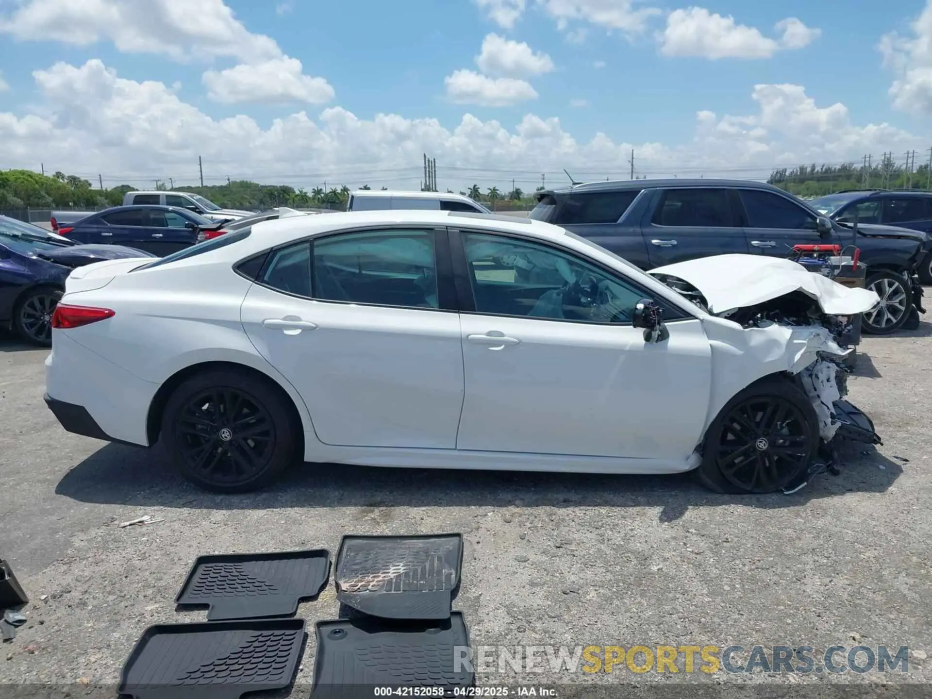 14 fotografías del automóvil dañado 4T1DAACK8SU008033 TOYOTA CAMRY 2025