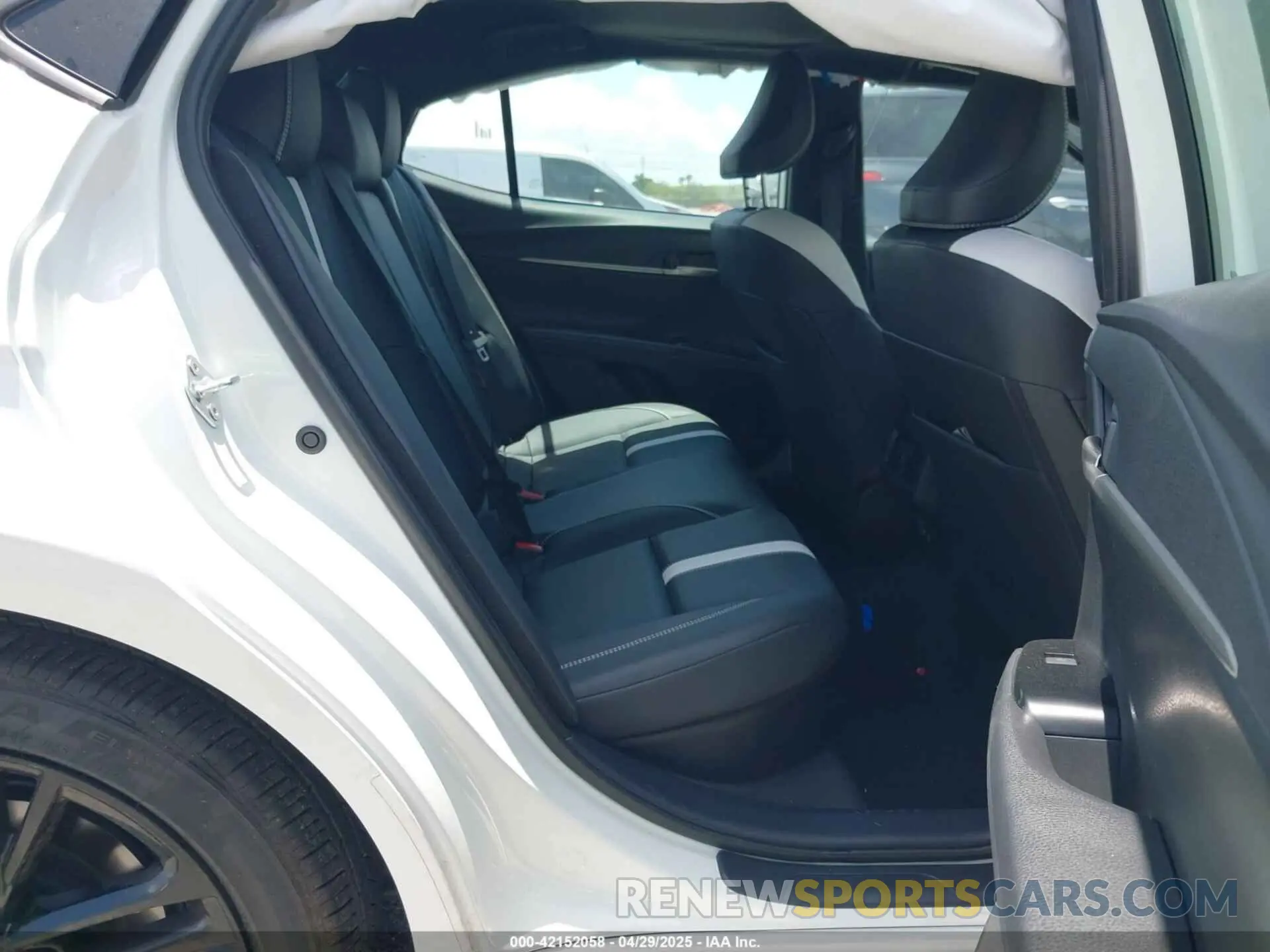 8 fotografías del automóvil dañado 4T1DAACK8SU008033 TOYOTA CAMRY 2025