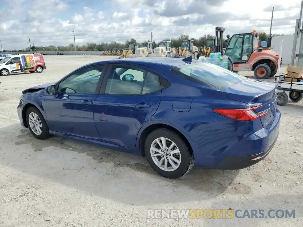 2 fotografías del automóvil dañado 4T1DAACK8SU010493 TOYOTA CAMRY 2025