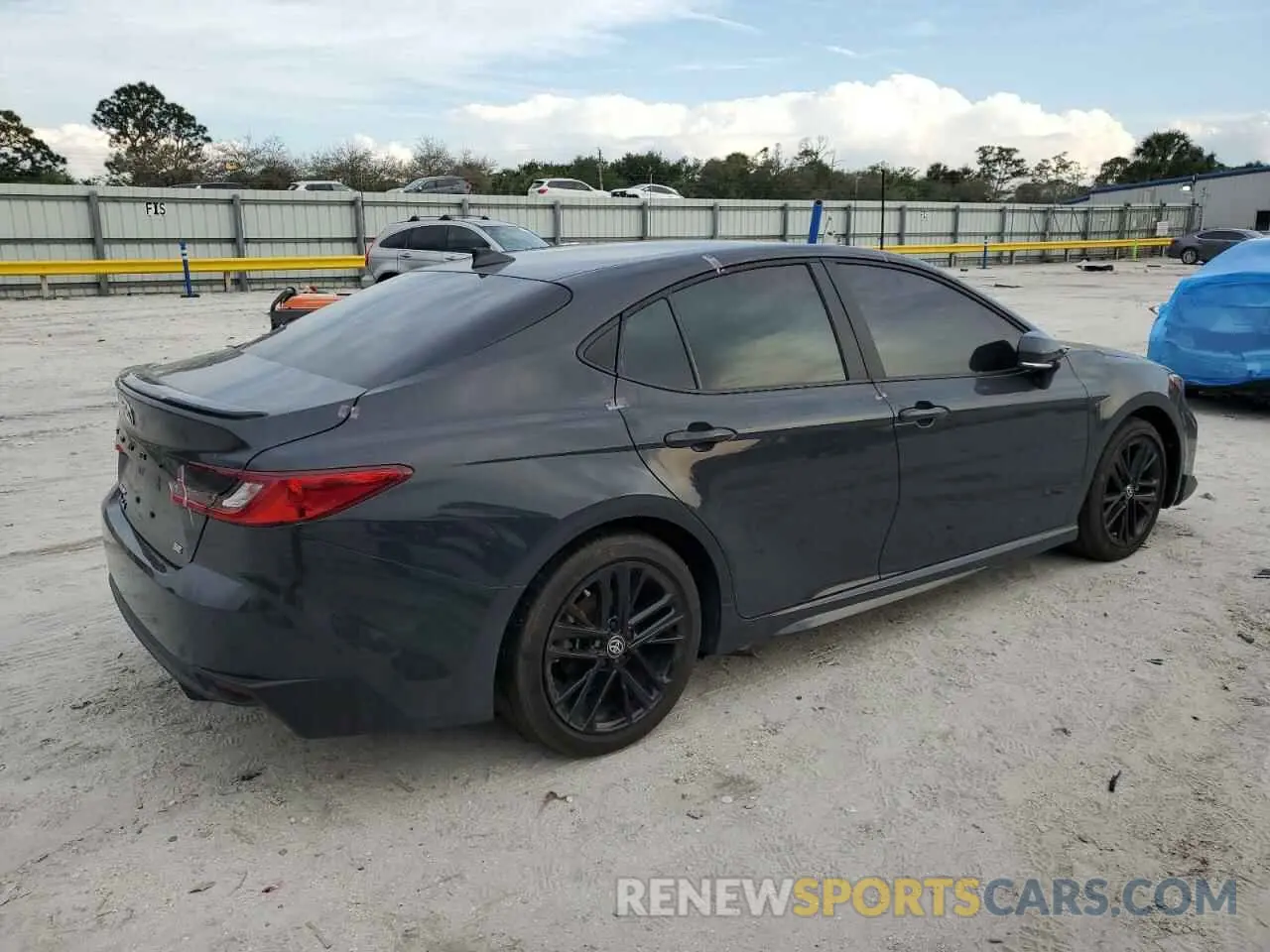 3 fotografías del automóvil dañado 4T1DAACK8SU029187 TOYOTA CAMRY 2025