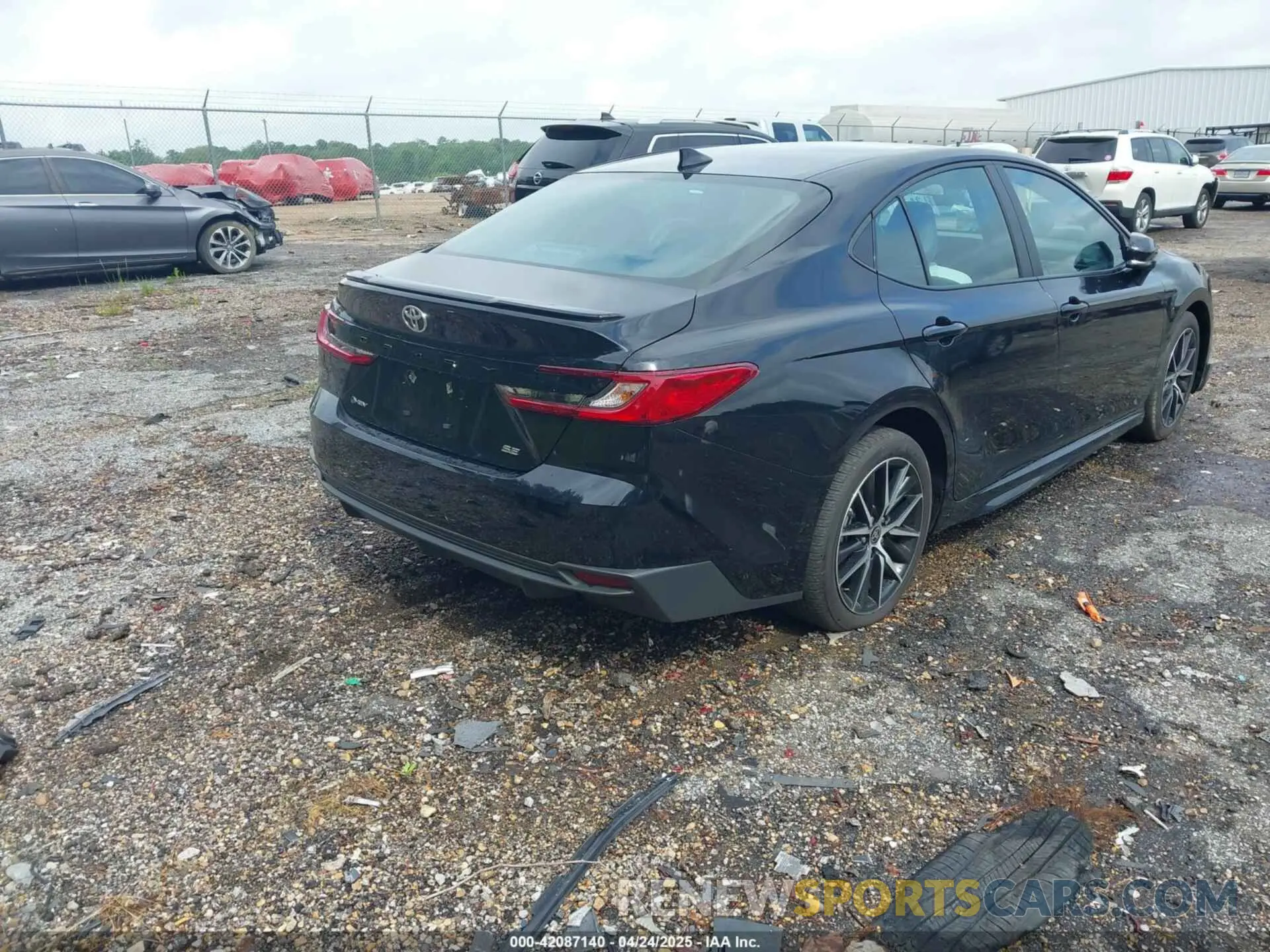 4 fotografías del automóvil dañado 4T1DAACK8SU038360 TOYOTA CAMRY 2025