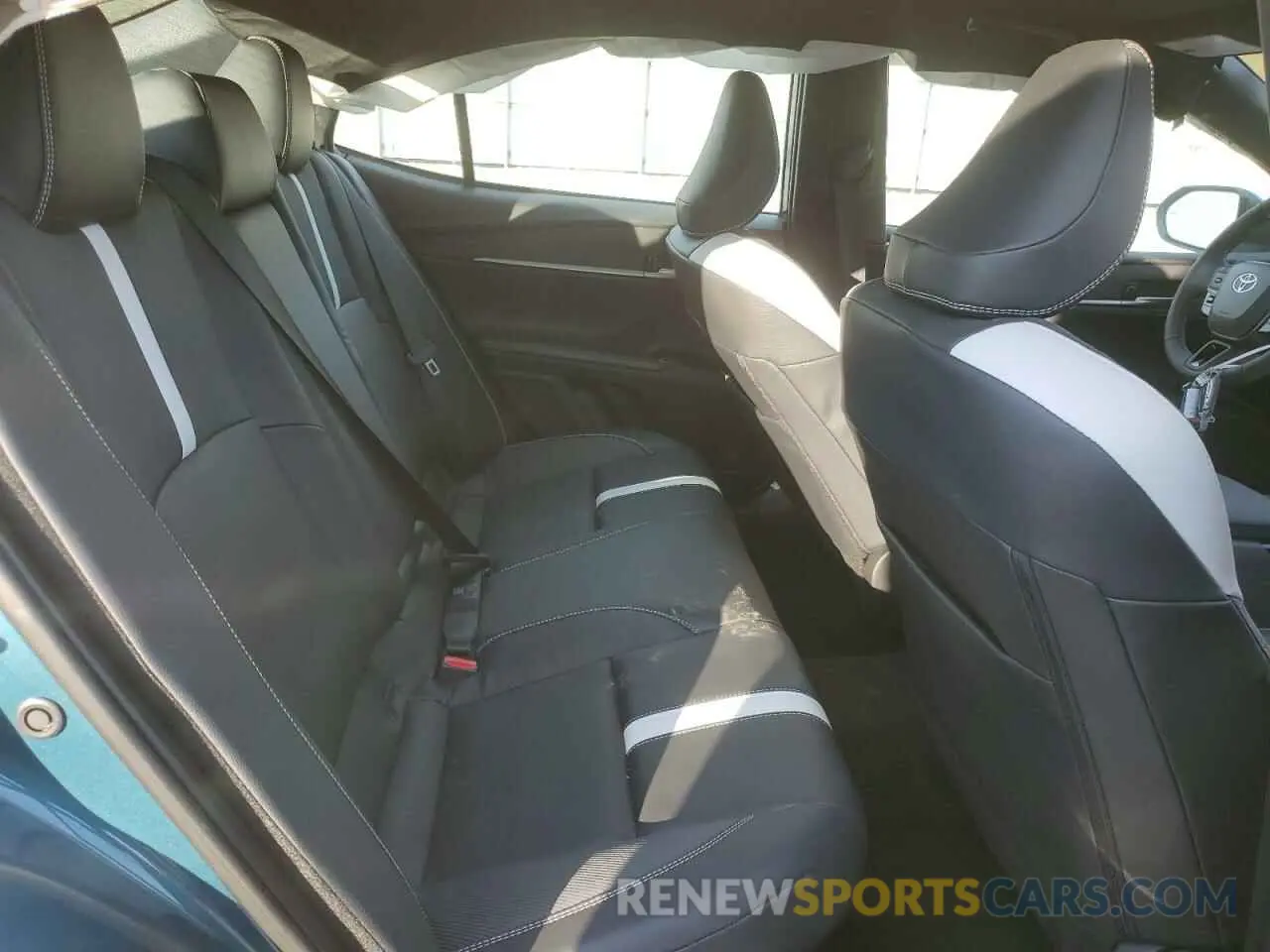 10 fotografías del automóvil dañado 4T1DAACK8SU043364 TOYOTA CAMRY 2025