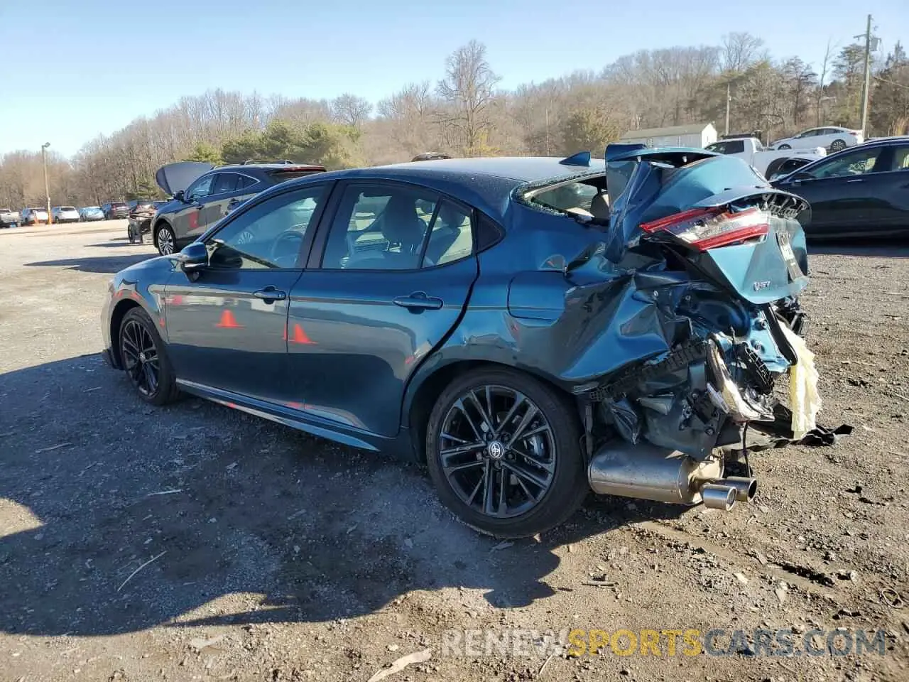 2 fotografías del automóvil dañado 4T1DAACK8SU053330 TOYOTA CAMRY 2025