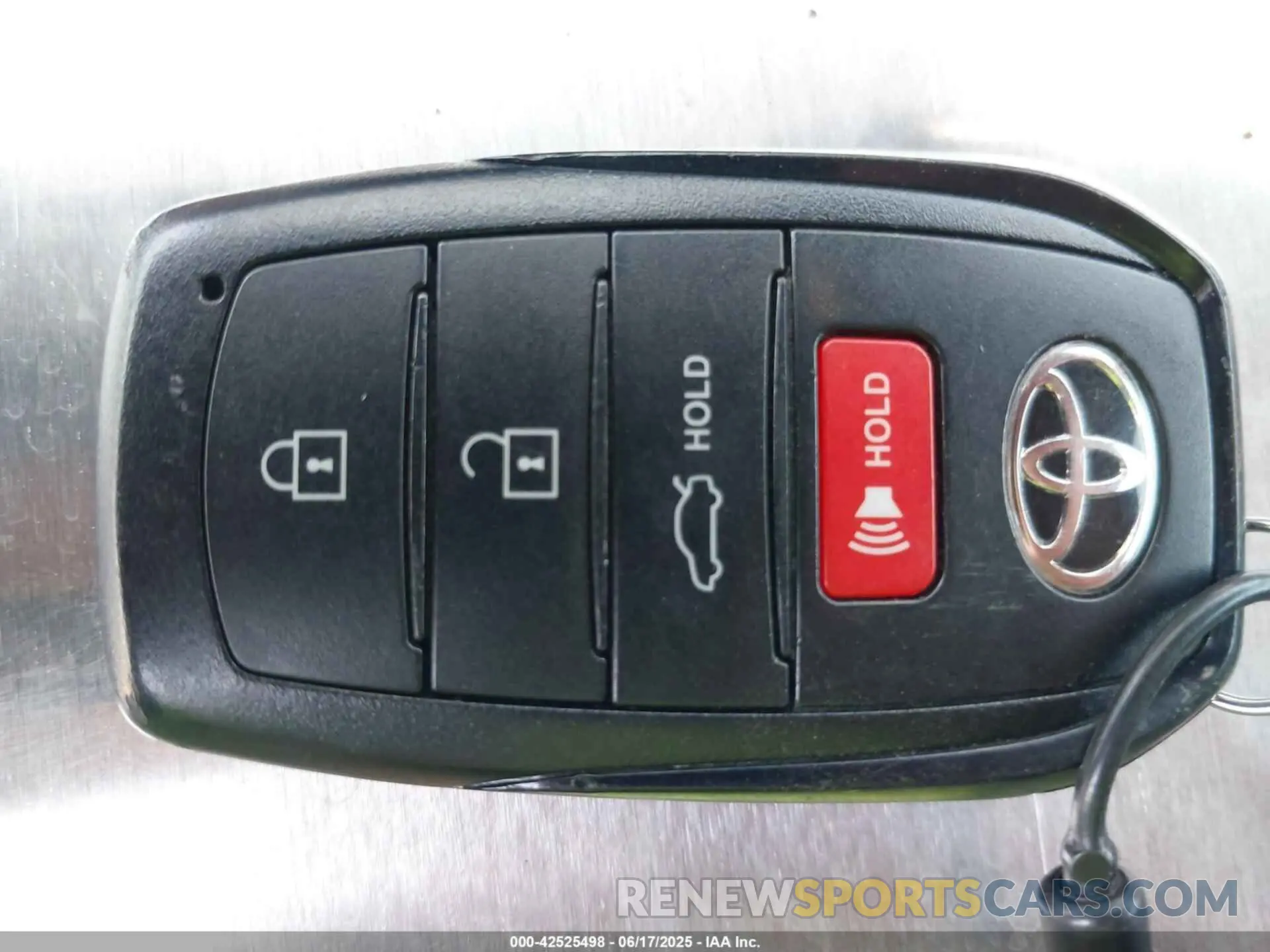 11 fotografías del automóvil dañado 4T1DAACK8SU069138 TOYOTA CAMRY 2025
