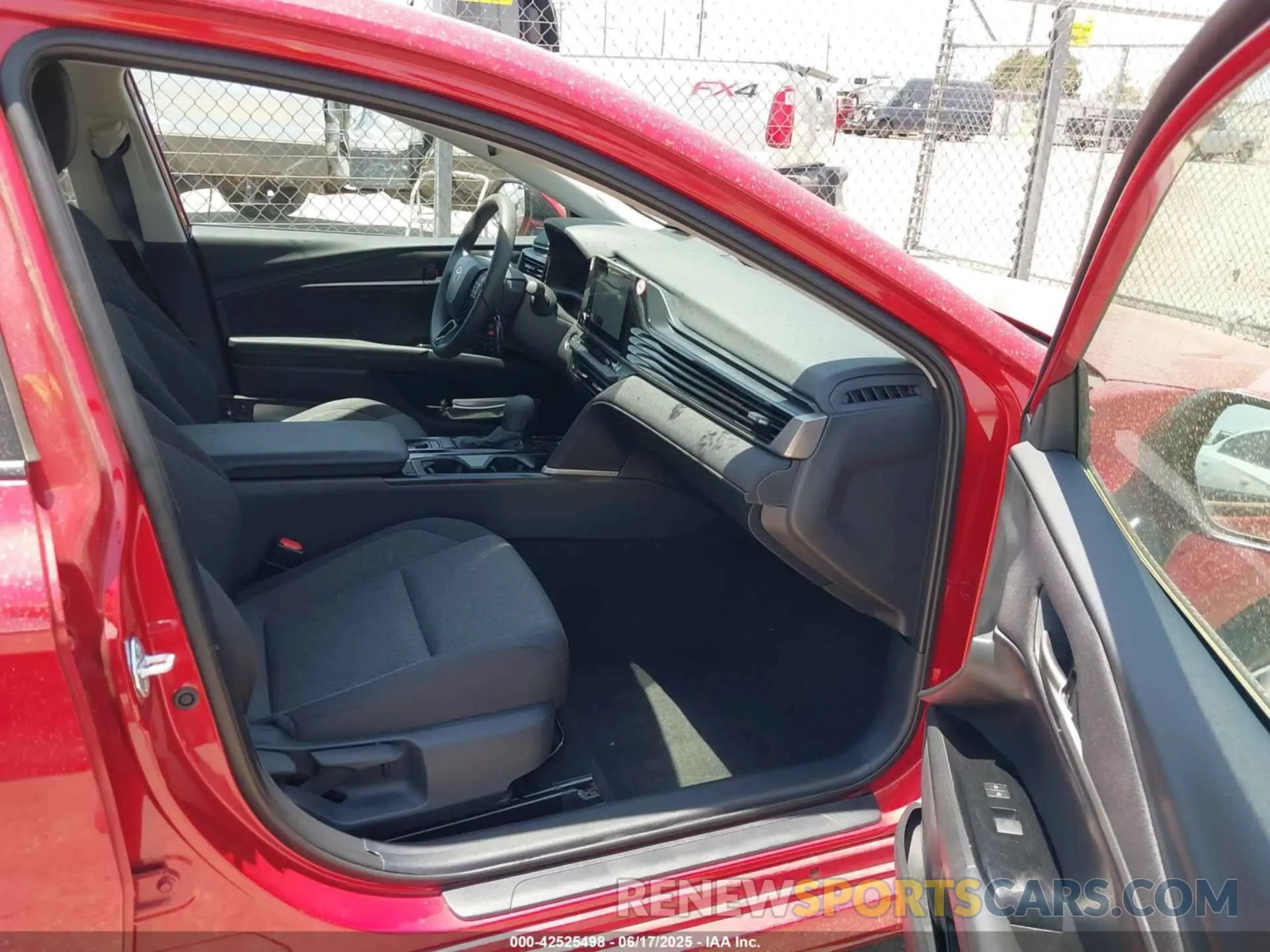 5 fotografías del automóvil dañado 4T1DAACK8SU069138 TOYOTA CAMRY 2025