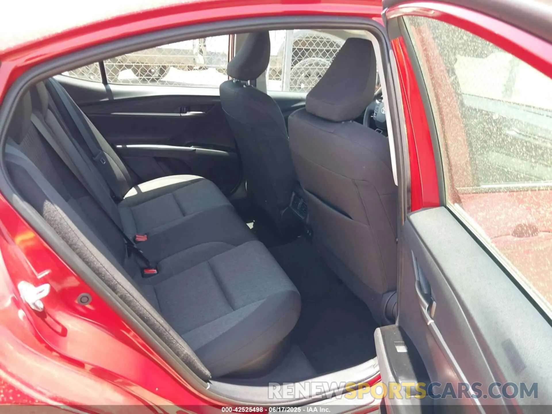 8 fotografías del automóvil dañado 4T1DAACK8SU069138 TOYOTA CAMRY 2025
