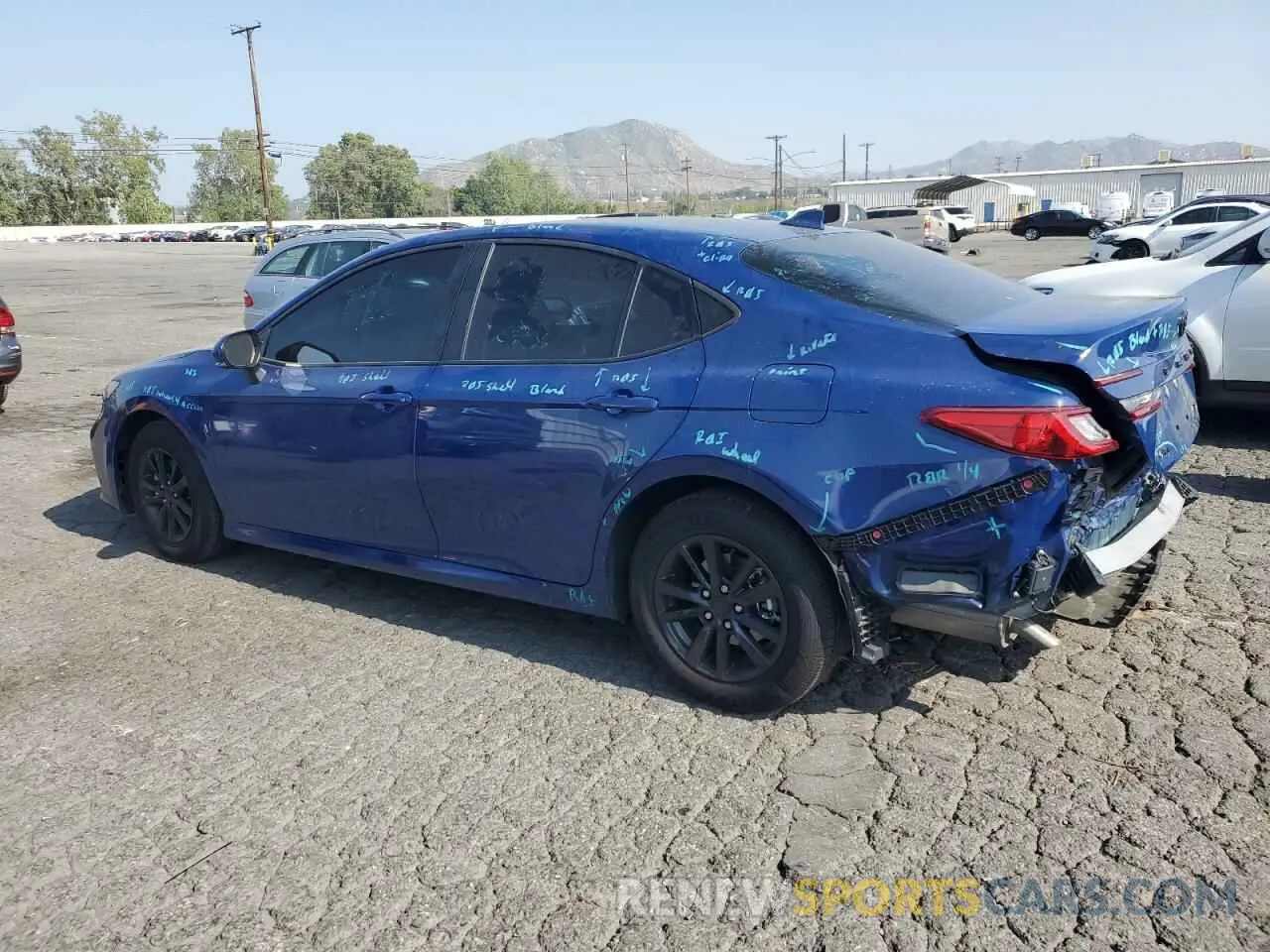 2 fotografías del automóvil dañado 4T1DAACK8SU071004 TOYOTA CAMRY 2025