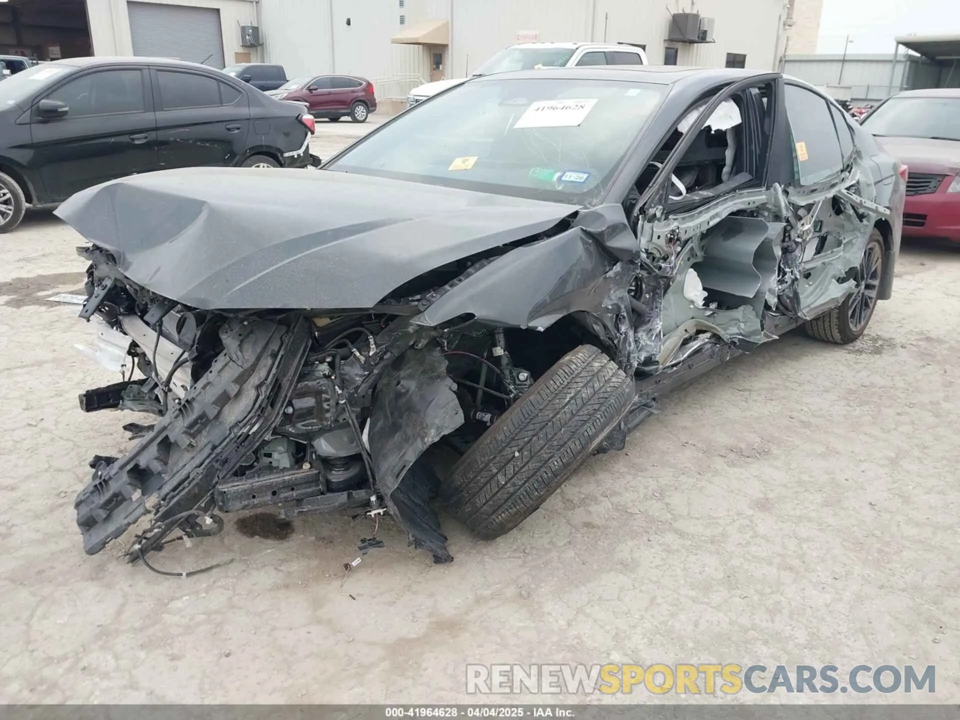 2 fotografías del automóvil dañado 4T1DAACK8SU073156 TOYOTA CAMRY 2025