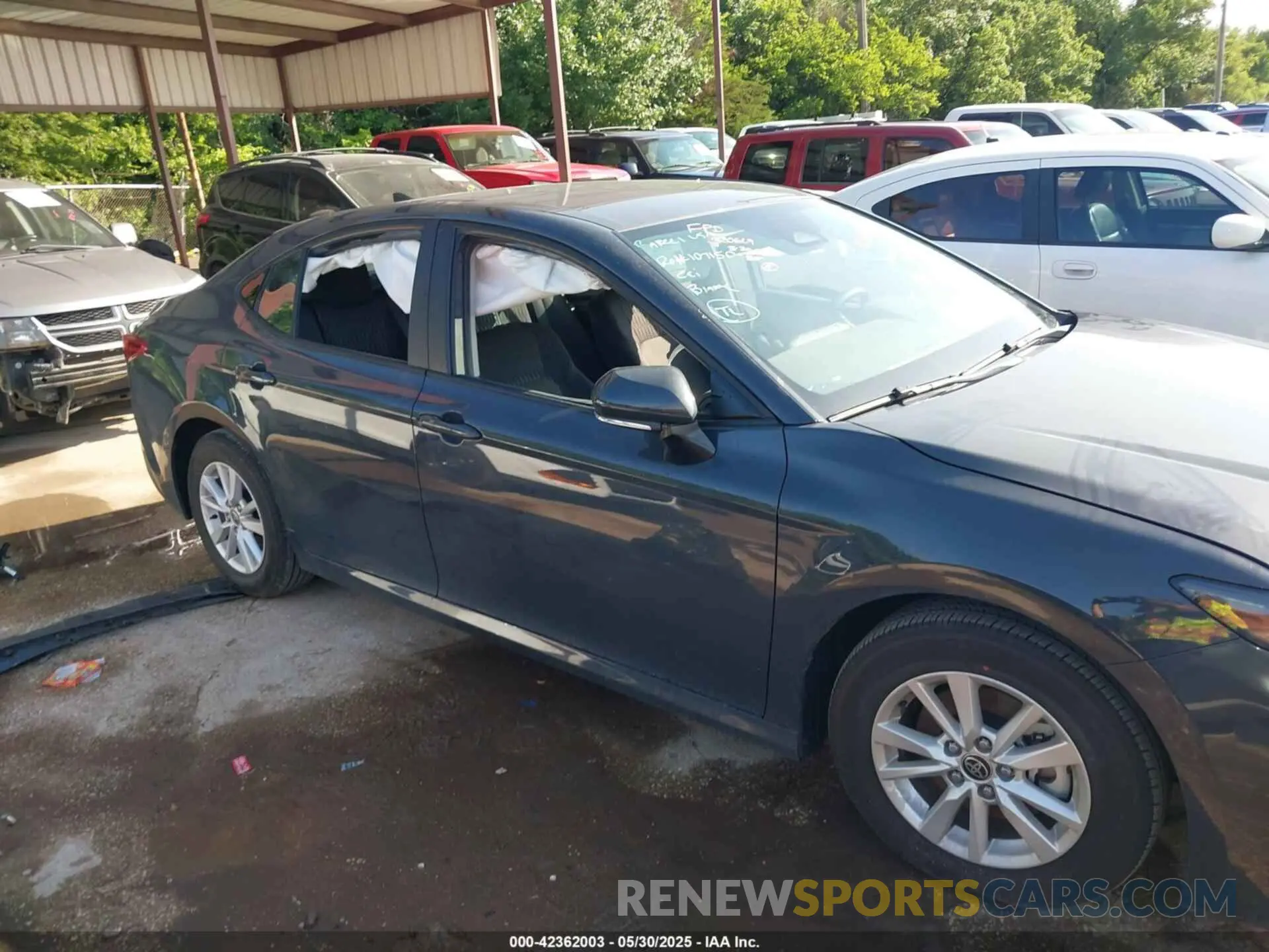 14 fotografías del automóvil dañado 4T1DAACK8SU094346 TOYOTA CAMRY 2025