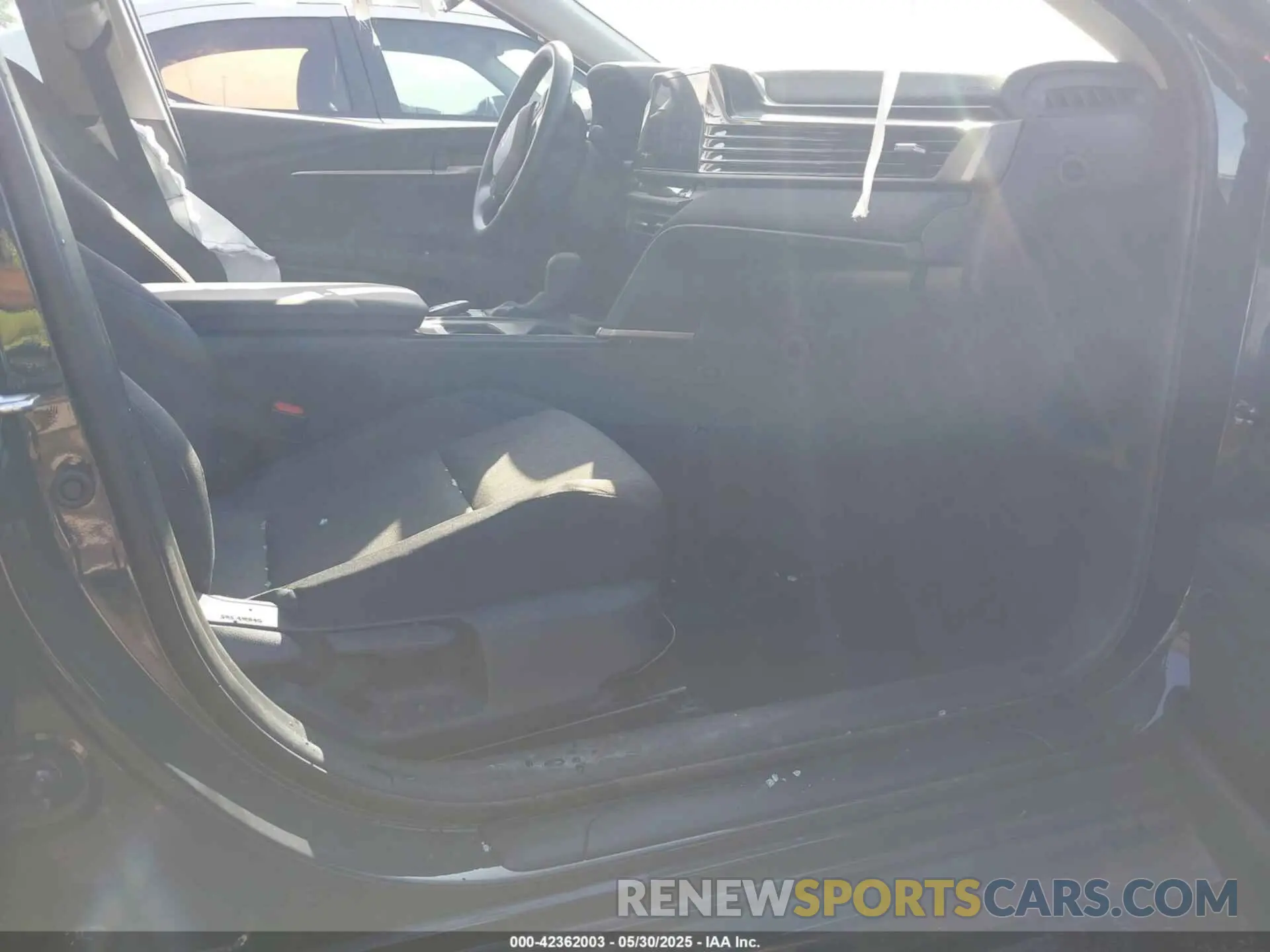 5 fotografías del automóvil dañado 4T1DAACK8SU094346 TOYOTA CAMRY 2025