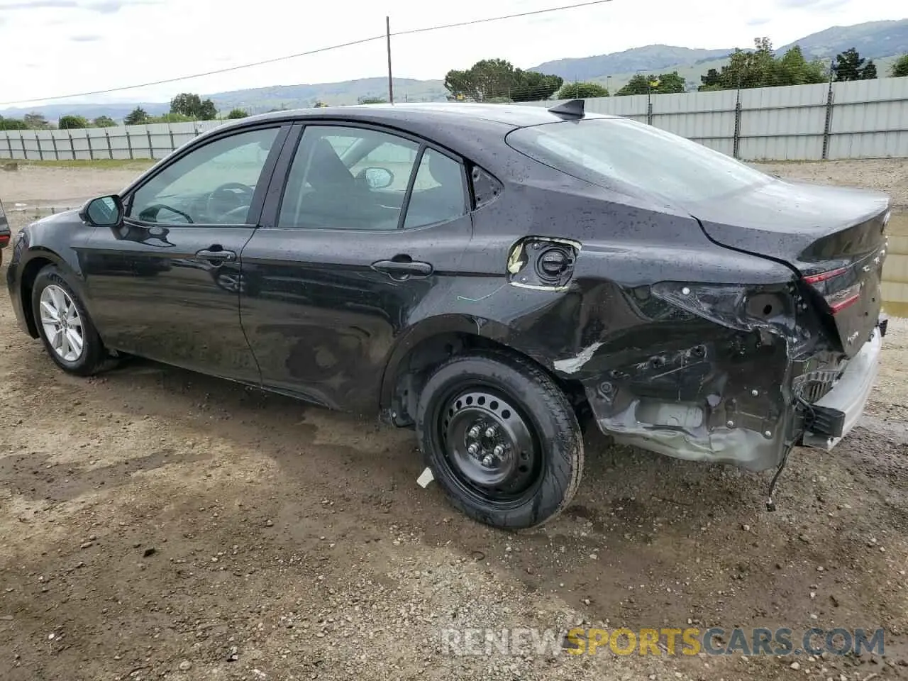 2 fotografías del automóvil dañado 4T1DAACK8SU099417 TOYOTA CAMRY 2025