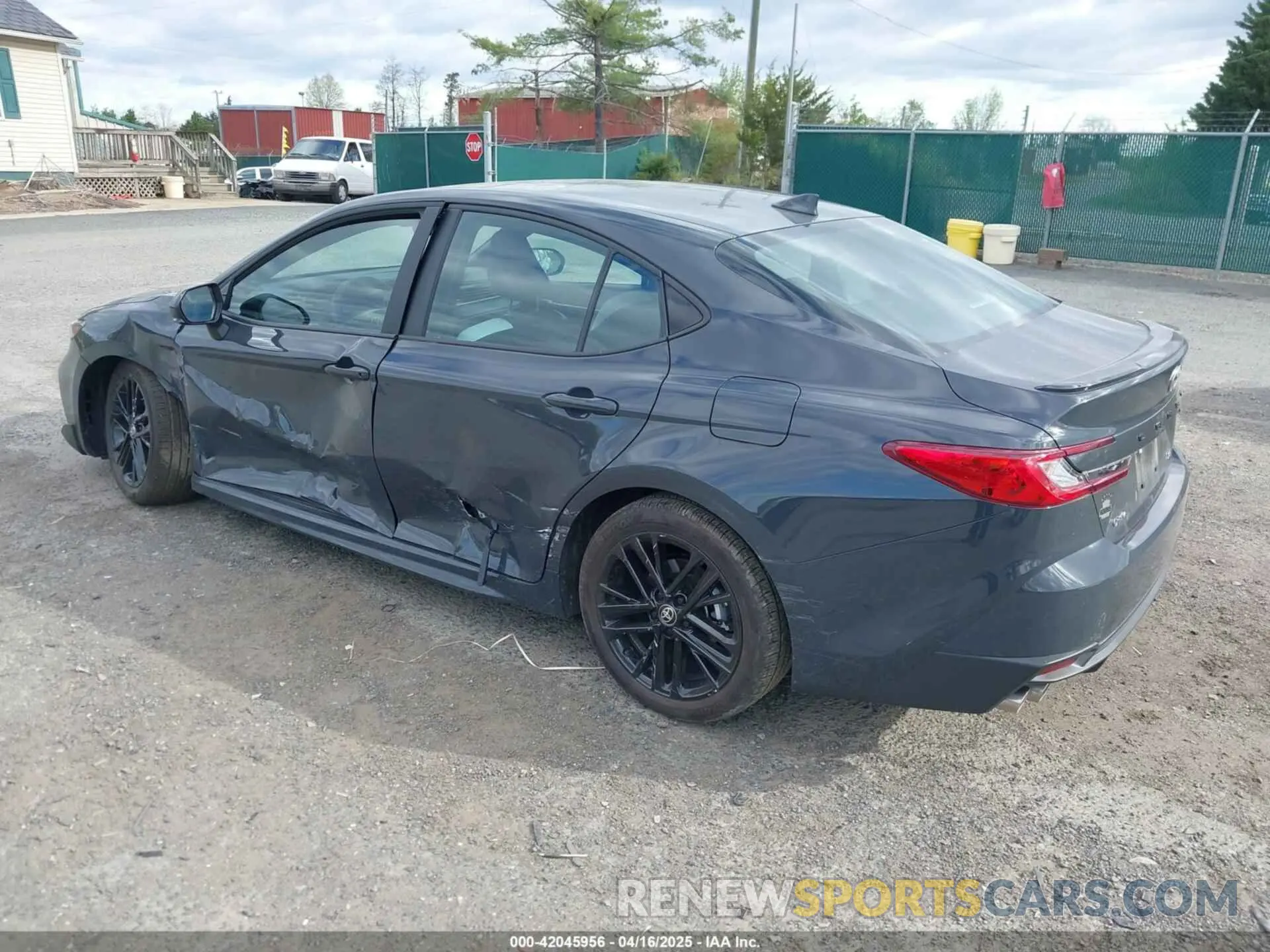 3 fotografías del automóvil dañado 4T1DAACK8SU111520 TOYOTA CAMRY 2025