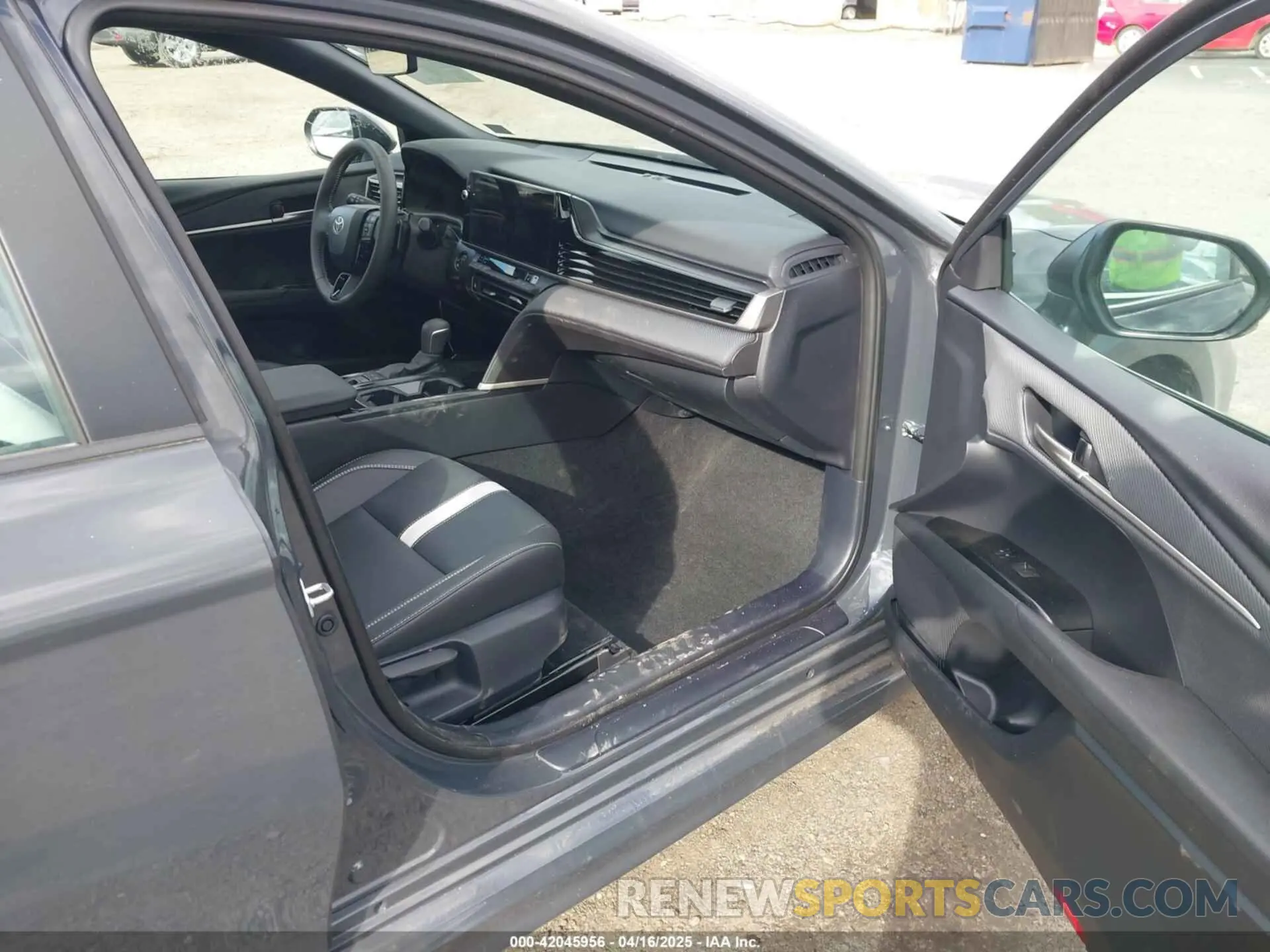 5 fotografías del automóvil dañado 4T1DAACK8SU111520 TOYOTA CAMRY 2025