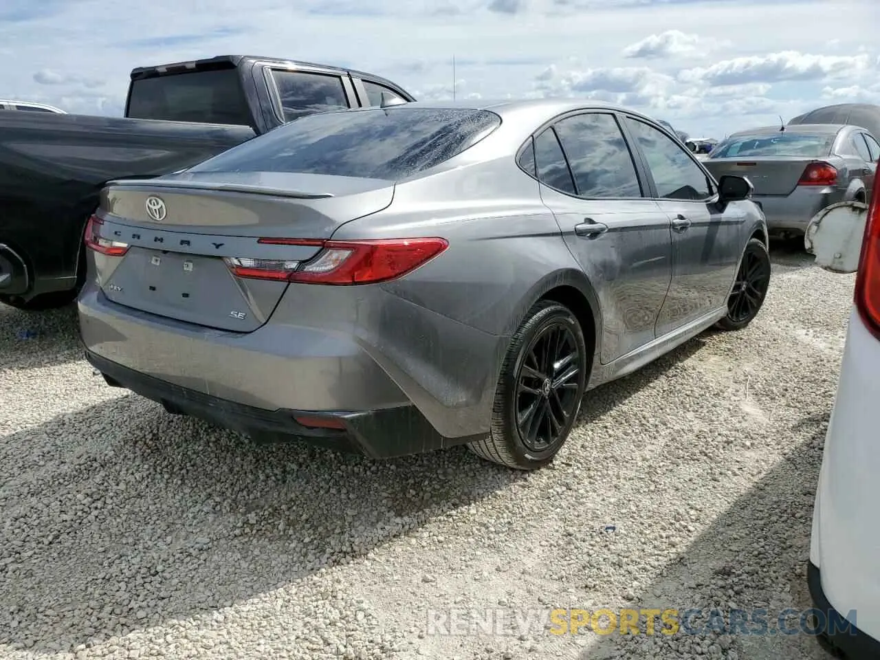 3 fotografías del automóvil dañado 4T1DAACK8SU511383 TOYOTA CAMRY 2025