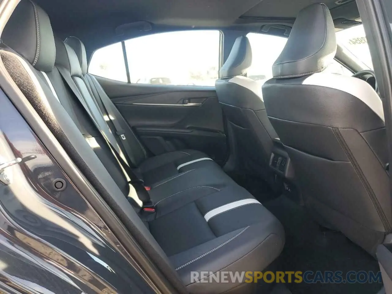 10 fotografías del automóvil dañado 4T1DAACK8SU515207 TOYOTA CAMRY 2025