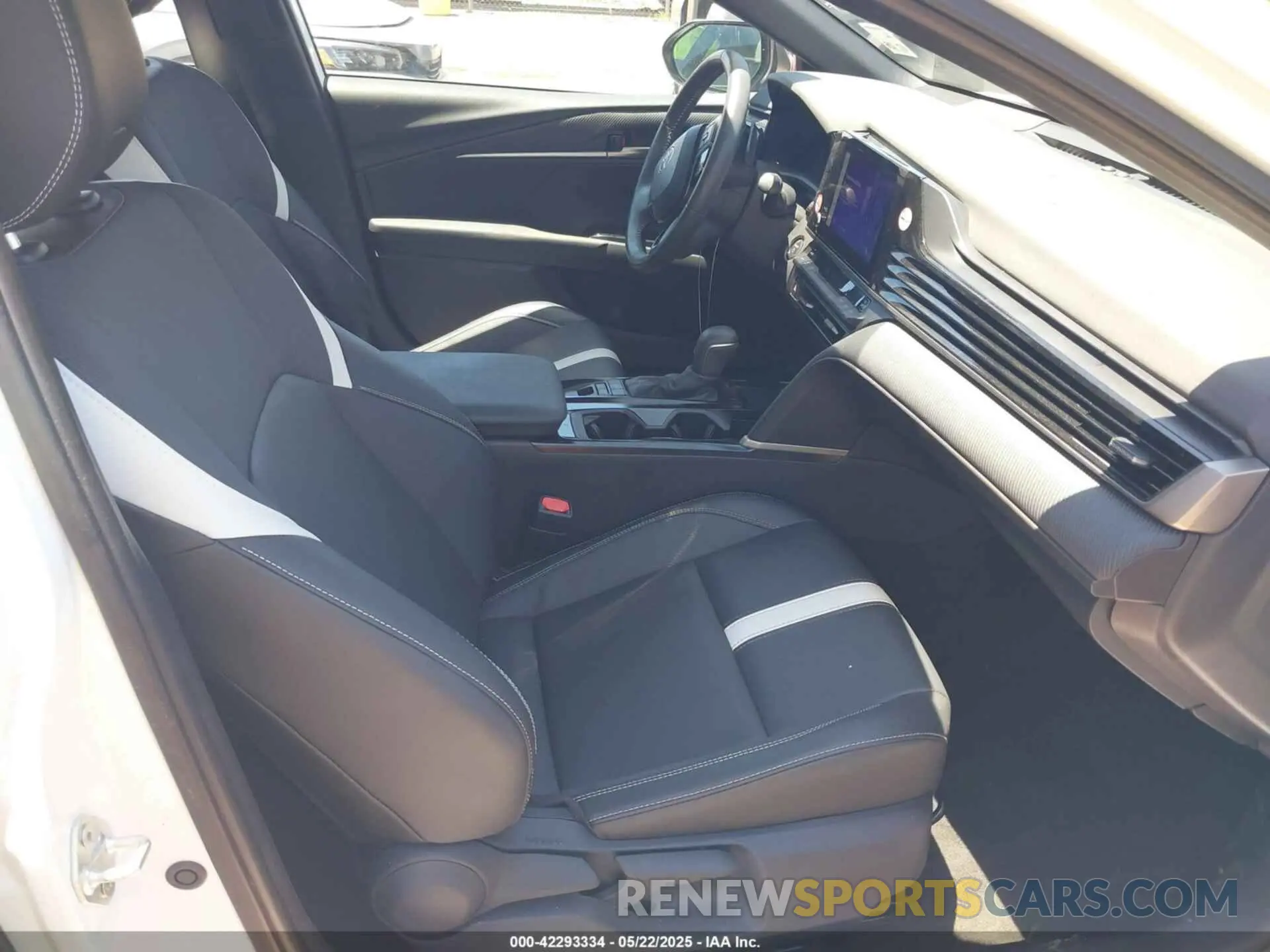 5 fotografías del automóvil dañado 4T1DAACK8SU517510 TOYOTA CAMRY 2025