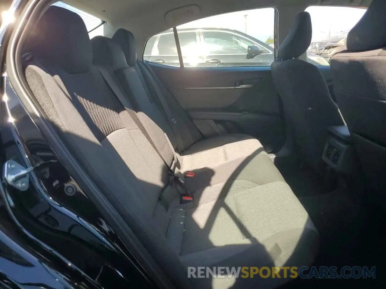 10 fotografías del automóvil dañado 4T1DAACK8SU518463 TOYOTA CAMRY 2025