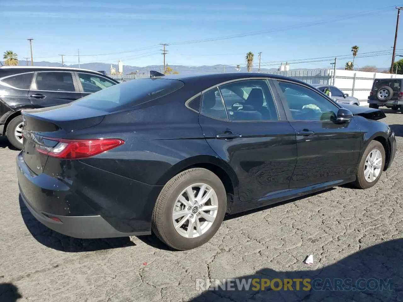 3 fotografías del automóvil dañado 4T1DAACK8SU518463 TOYOTA CAMRY 2025