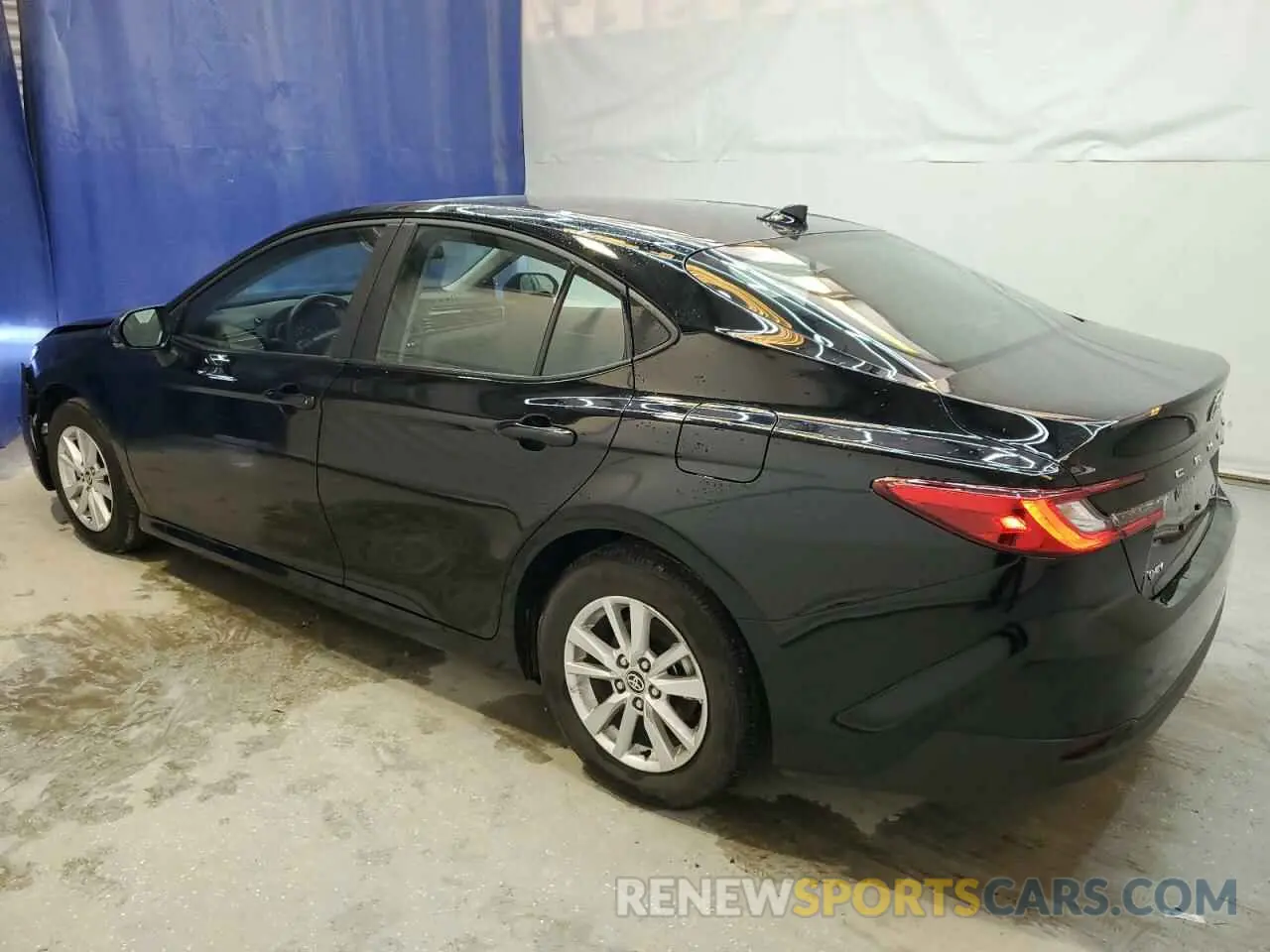 2 fotografías del automóvil dañado 4T1DAACK8SU520648 TOYOTA CAMRY 2025