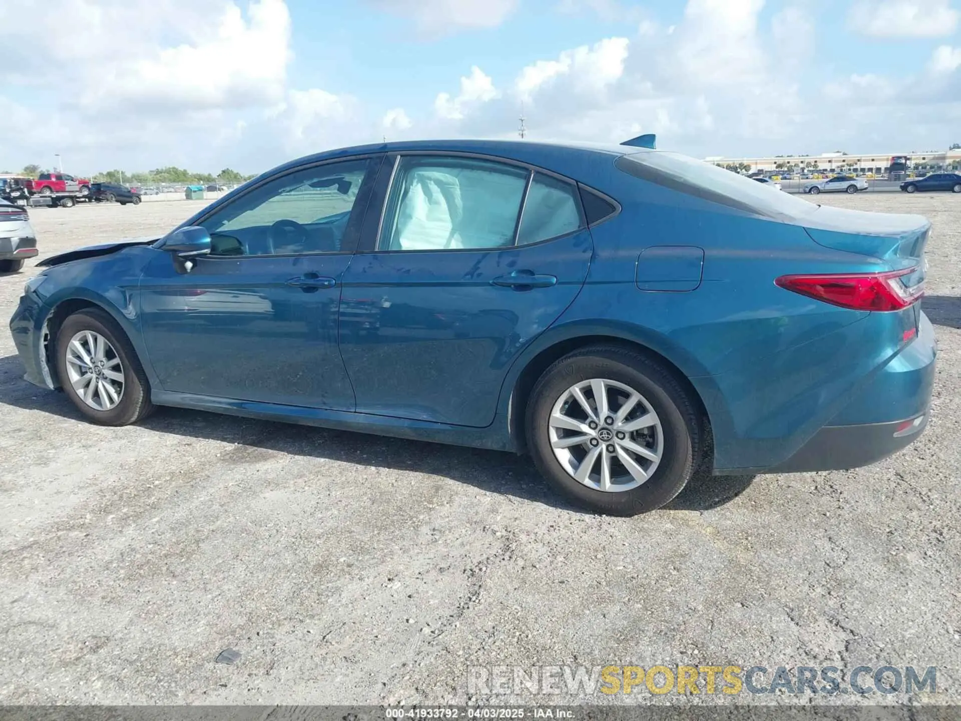 14 fotografías del automóvil dañado 4T1DAACK8SU520827 TOYOTA CAMRY 2025