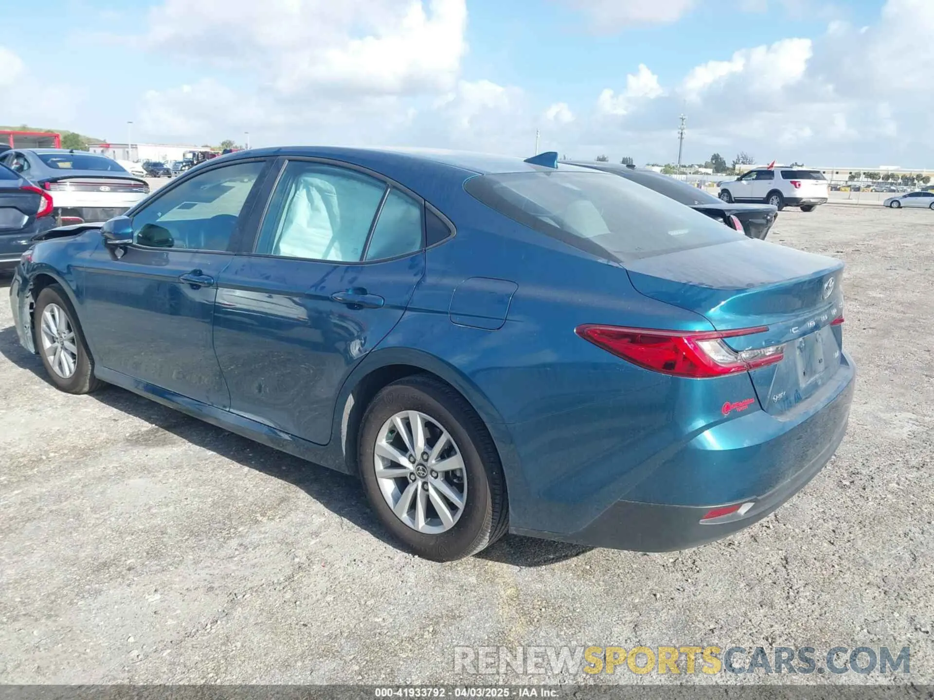 3 fotografías del automóvil dañado 4T1DAACK8SU520827 TOYOTA CAMRY 2025
