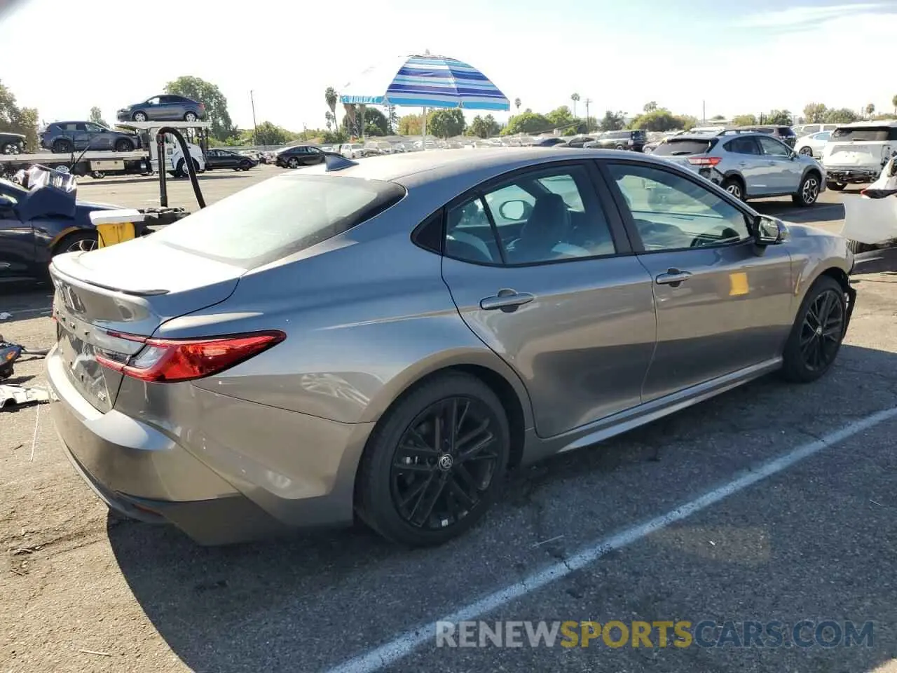 3 fotografías del automóvil dañado 4T1DAACK8SU528037 TOYOTA CAMRY 2025