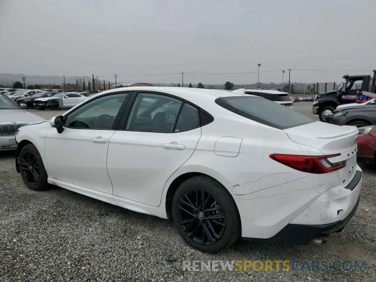2 fotografías del automóvil dañado 4T1DAACK8SU539006 TOYOTA CAMRY 2025